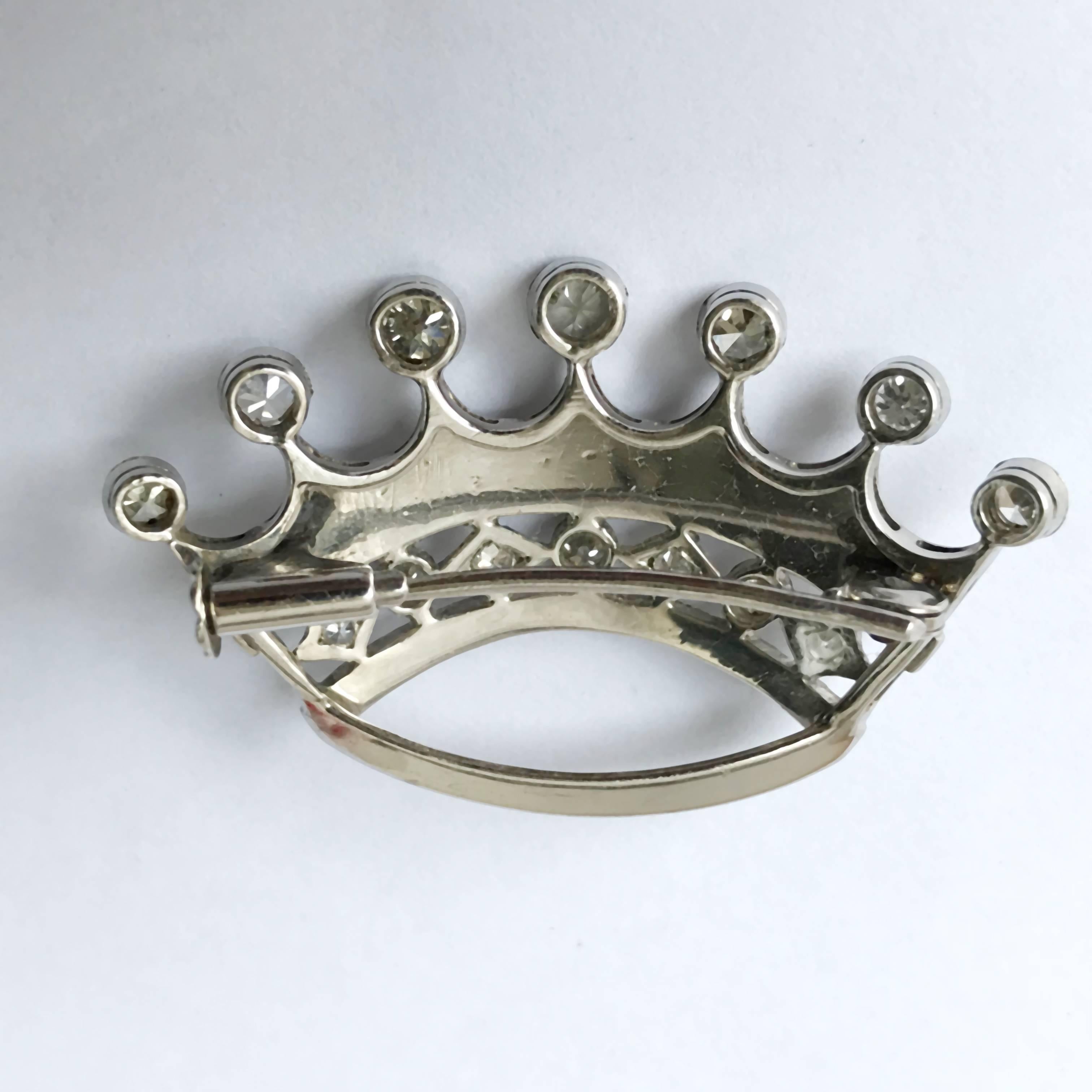 18-Karat Brooch in White Gold and Diamonds, Crown-Shaped Pins 2