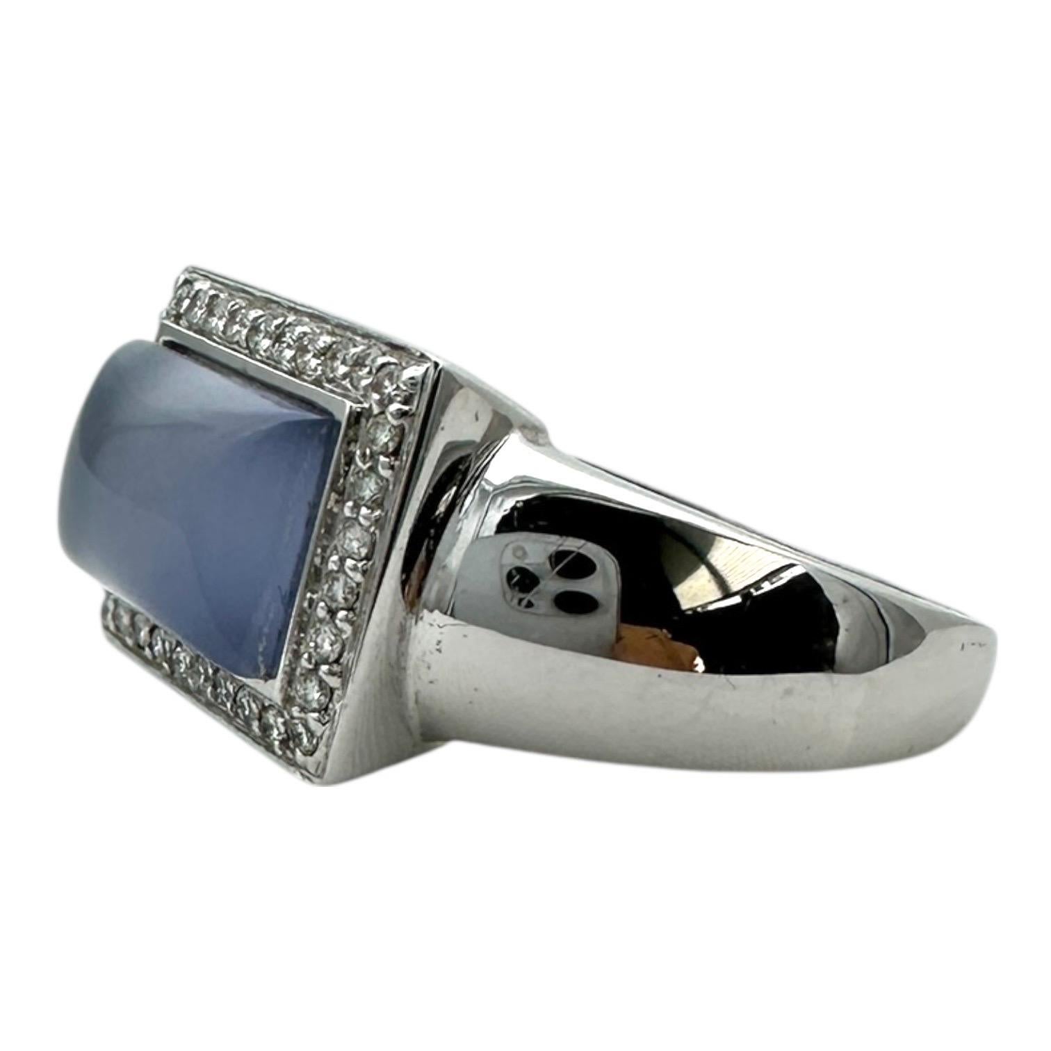 18 Karat Chalcedon Cabochon und Diamant Halo Ring im Angebot 4