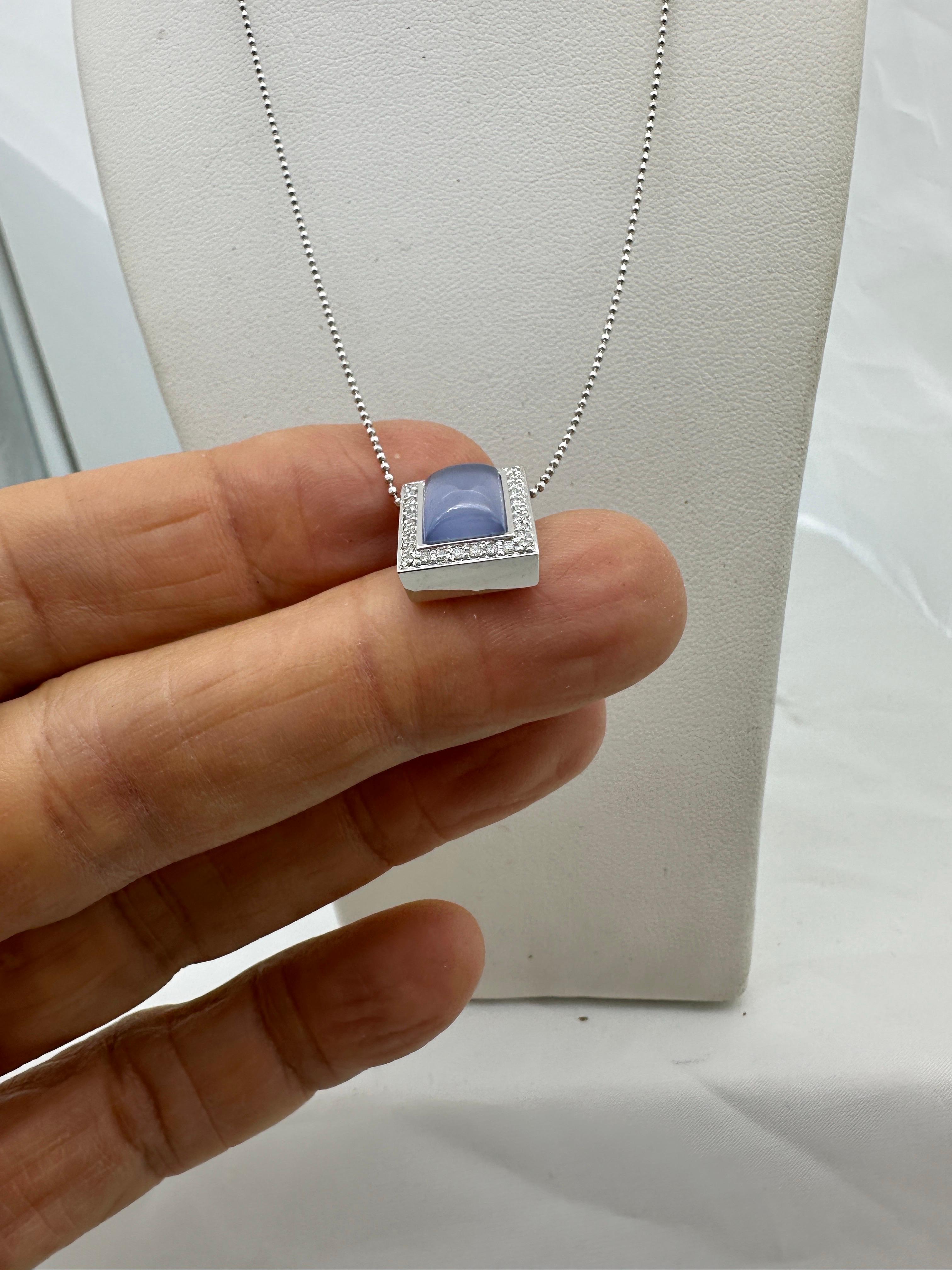 18 Karat Chalcedon Edelstein und Diamant Halo-Anhänger mit Kette im Angebot 8