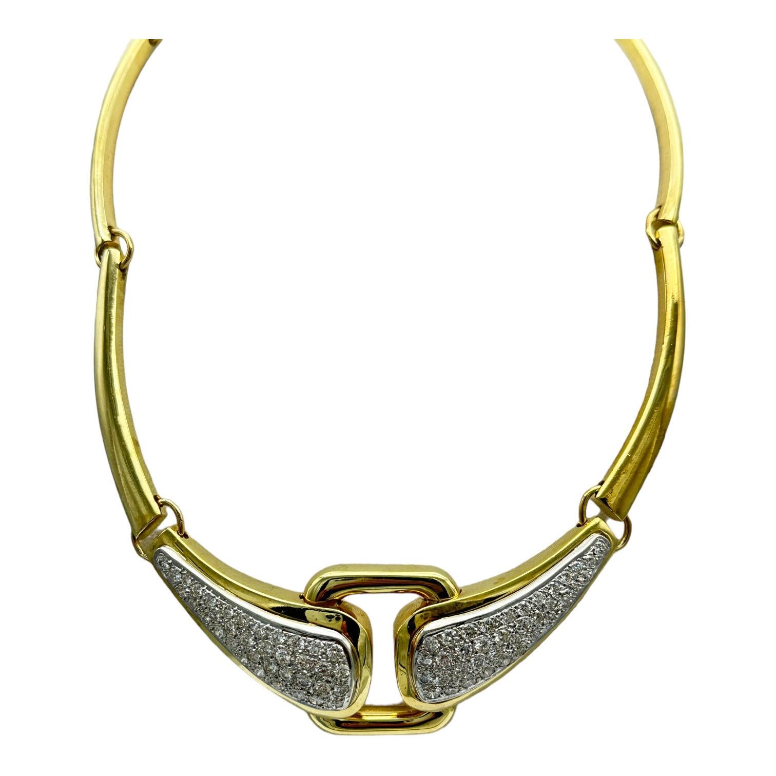 Réalisé en or jaune 18 carats, ce superbe collier ras-de-cou est orné d'un pavé de diamants de 6,00 carats. Élevez n'importe quel ensemble avec l'équilibre parfait du luxe et de l'élégance. La longueur est de 15,5 pouces, idéale pour un collier