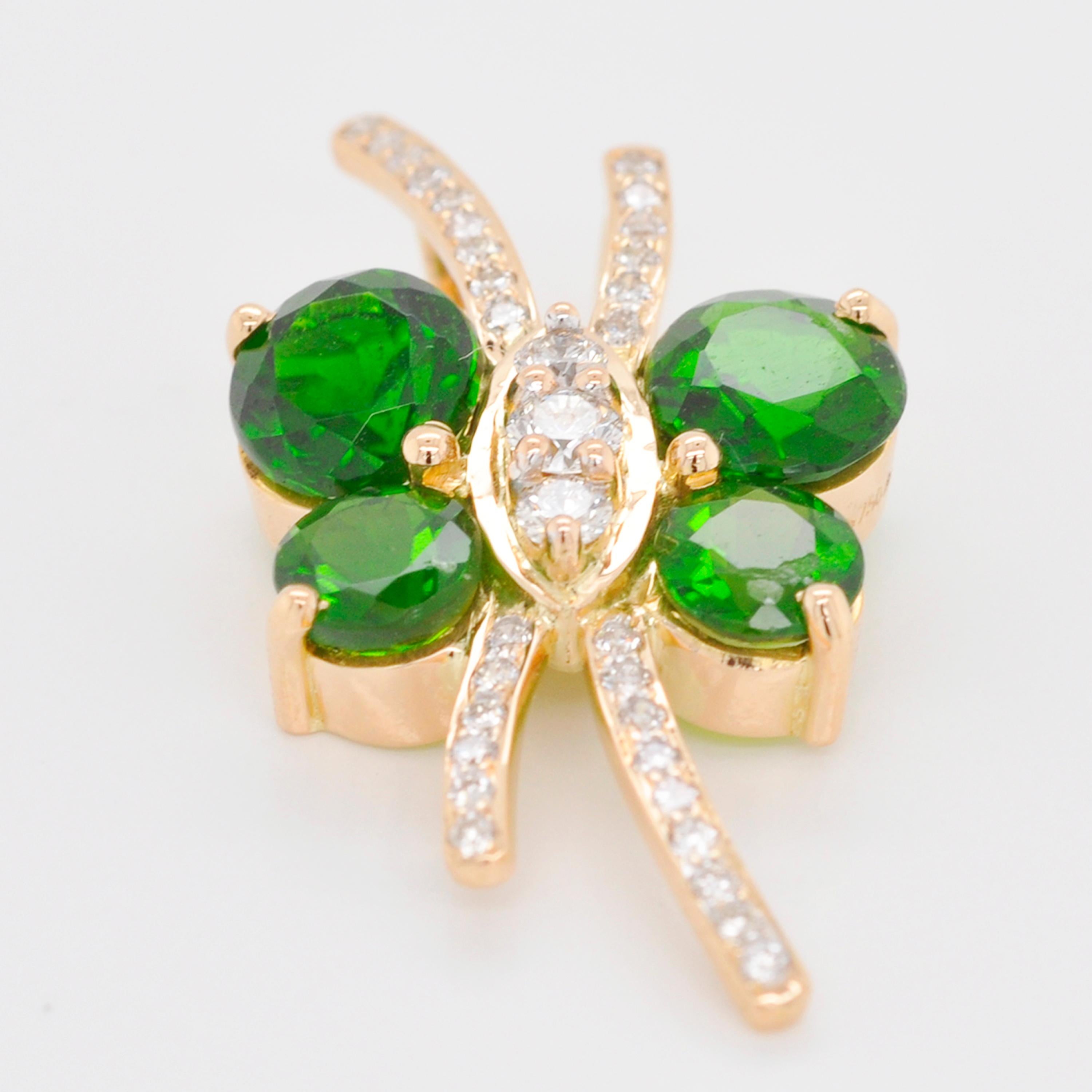 18 Karat Chrome Diopside Diamond Butterfly Pendant Necklace In New Condition For Sale In Jaipur, Rajasthan
