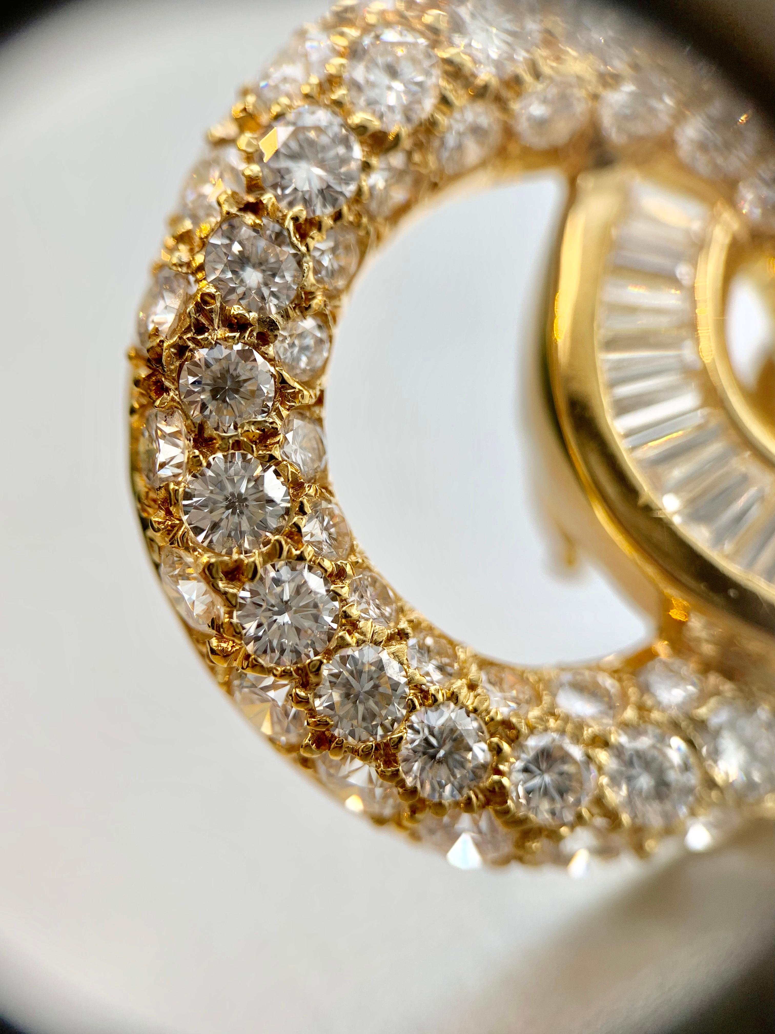 18 Karat Circle Drop Diamond Earrings 6