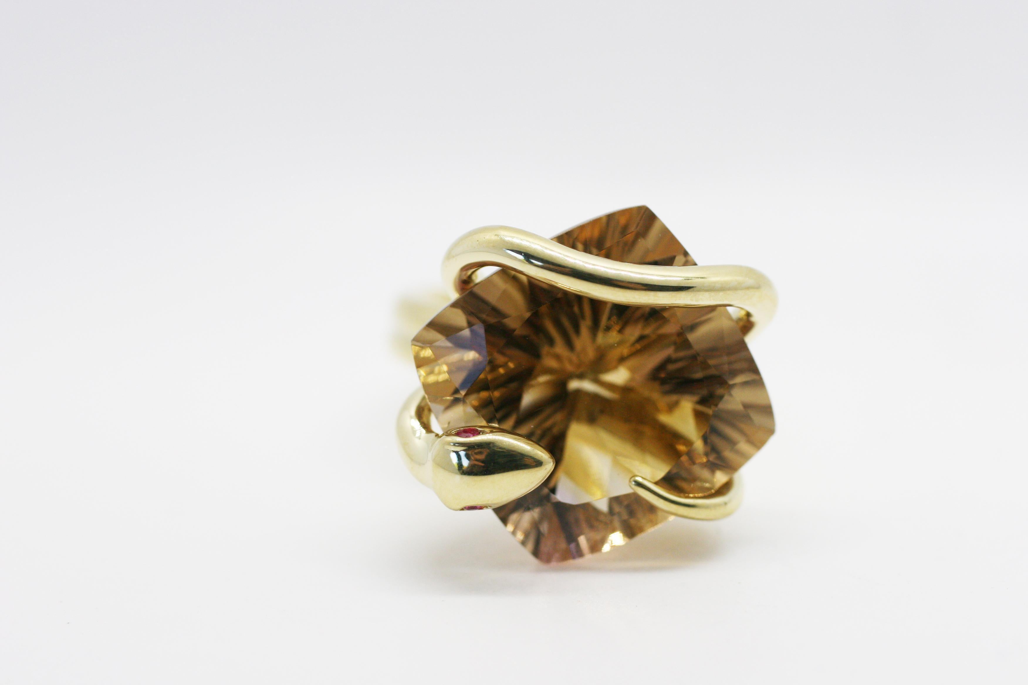 Contemporary 18 Karat Color Changing Natural Citrine Climbing Snake Ring 