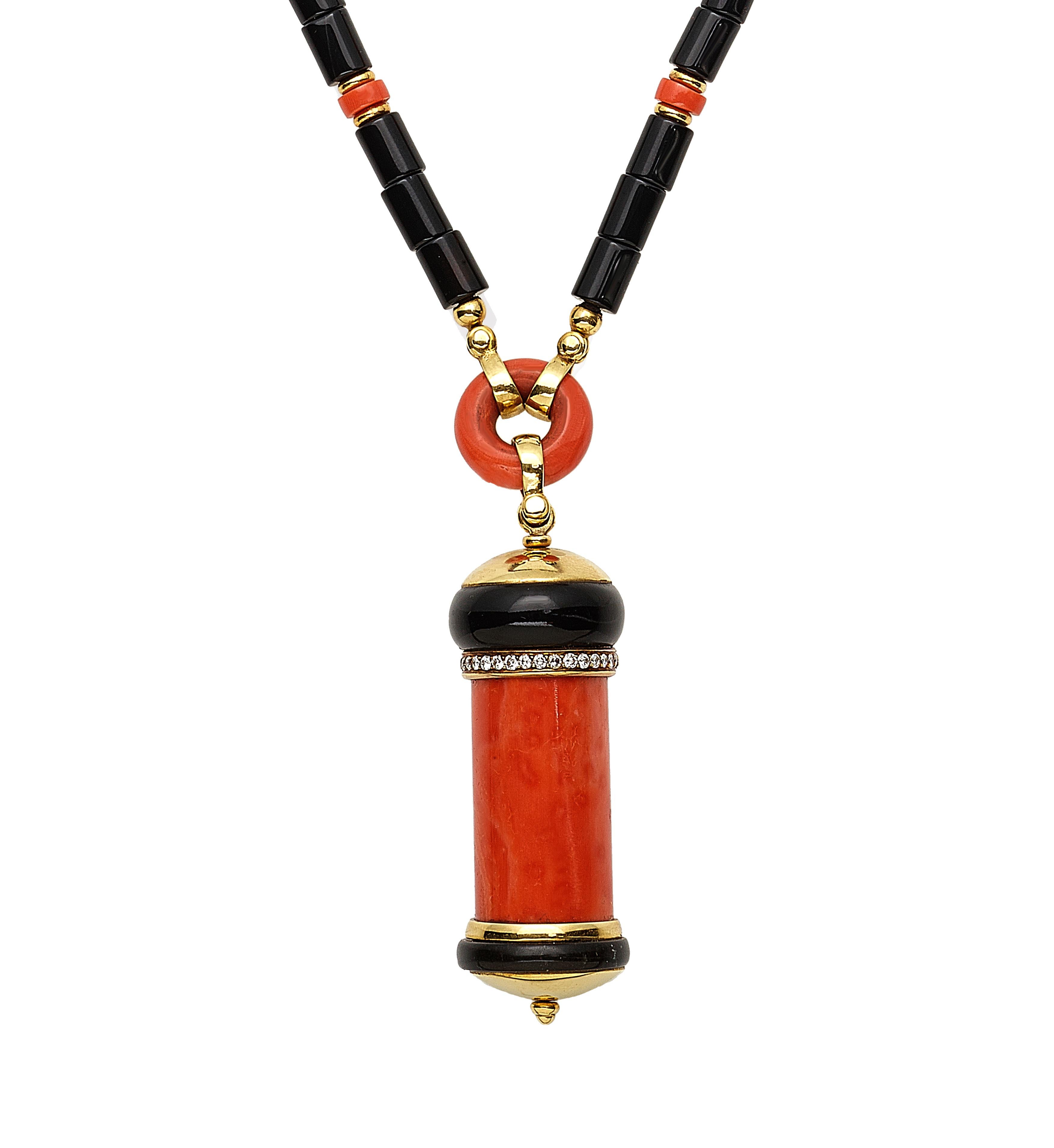 The necklace is a unique contemporary piece of craftmanship in 18kt handmade in Naples and inspired to an  Art Deco design.
The gemstones are untreated natural red coral and black onyx. A circle of diamonds pavè covers the pendant made, for the