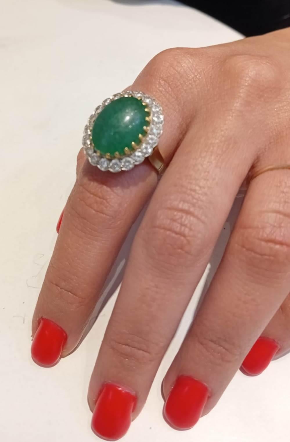 Retro 18 Karat Dark Green Jade and Diamond Ring For Sale