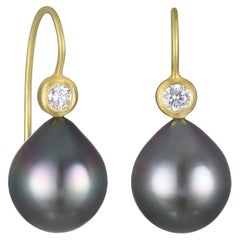 Orecchini con diamanti 18 carati e perle di Tahiti nere