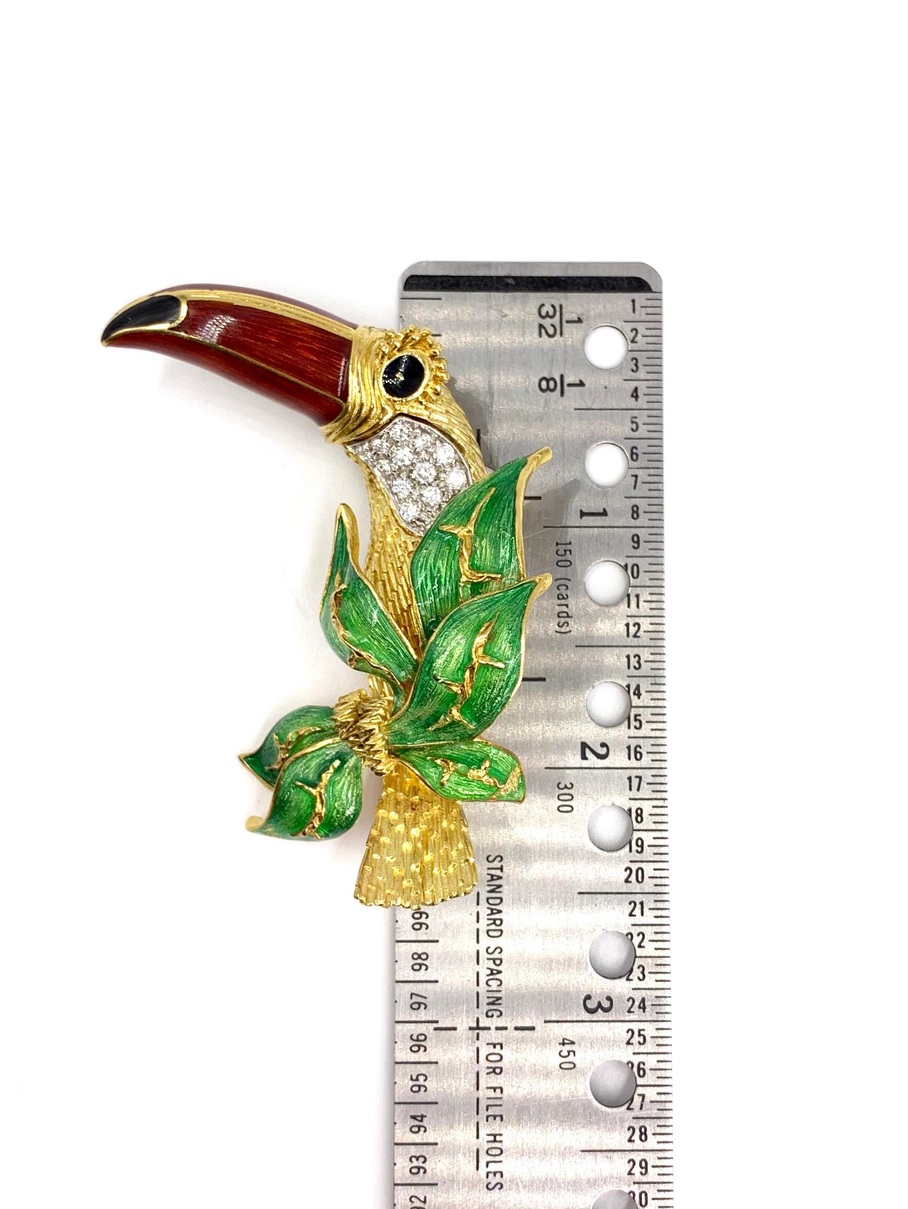 18 Karat Diamond and Enamel Toucan Bird Brooch In Good Condition For Sale In Pikesville, MD