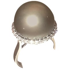 18 Karat Diamond and Gray Tahitian South Sea Pearl Ring