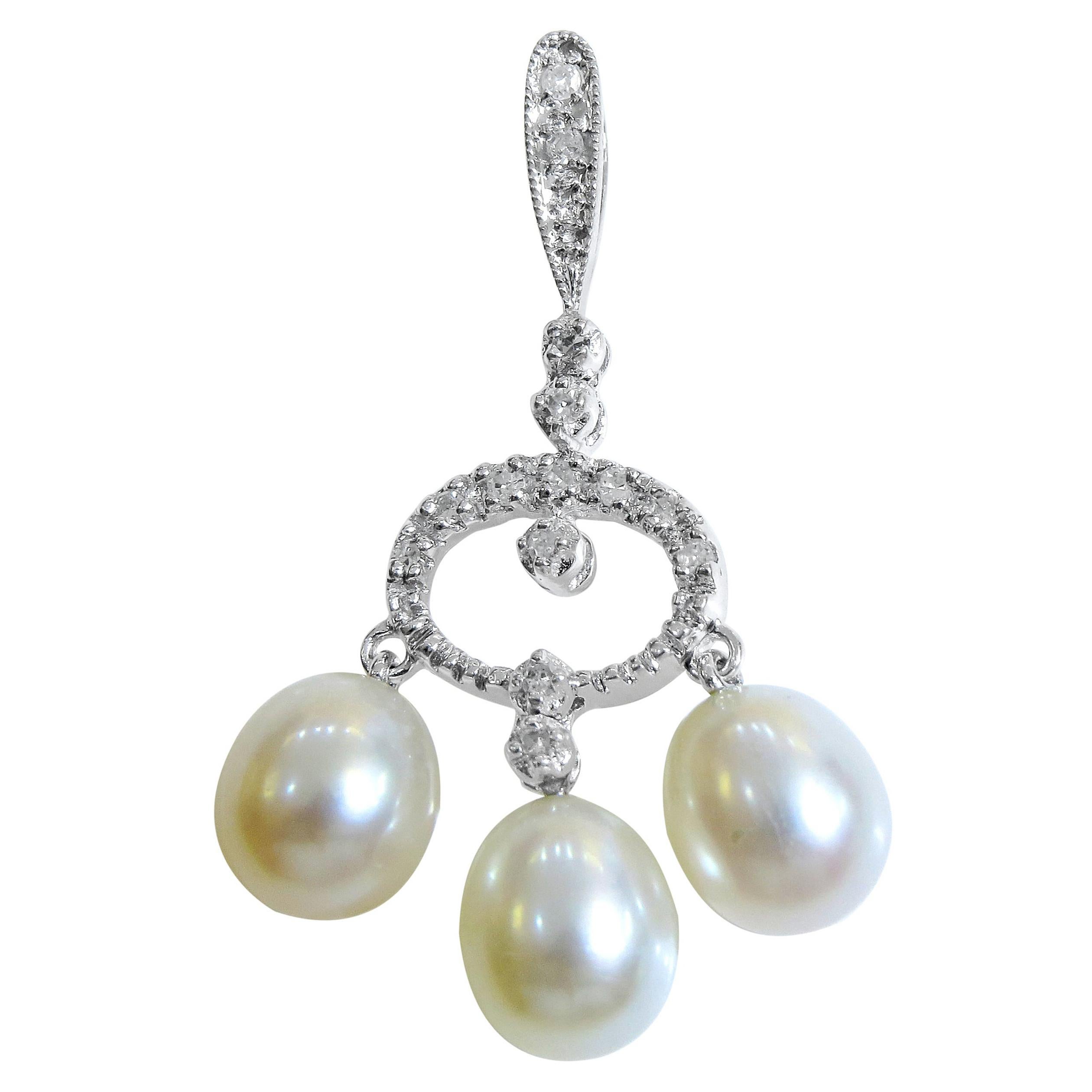 18 Karat Diamond and Pearl Ladies Pendant For Sale