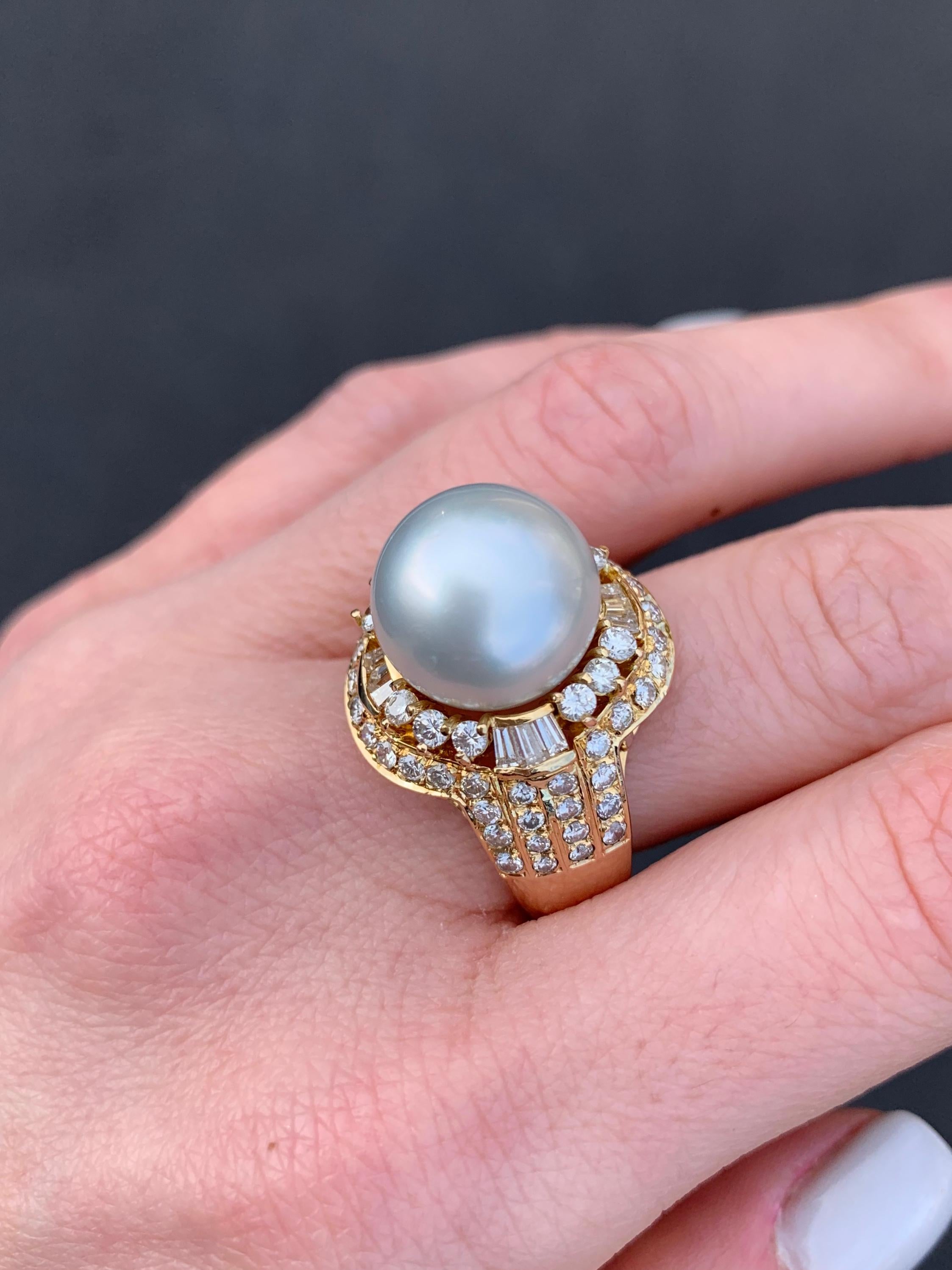 18 Karat Diamond and South Sea Pearl Ring For Sale 4