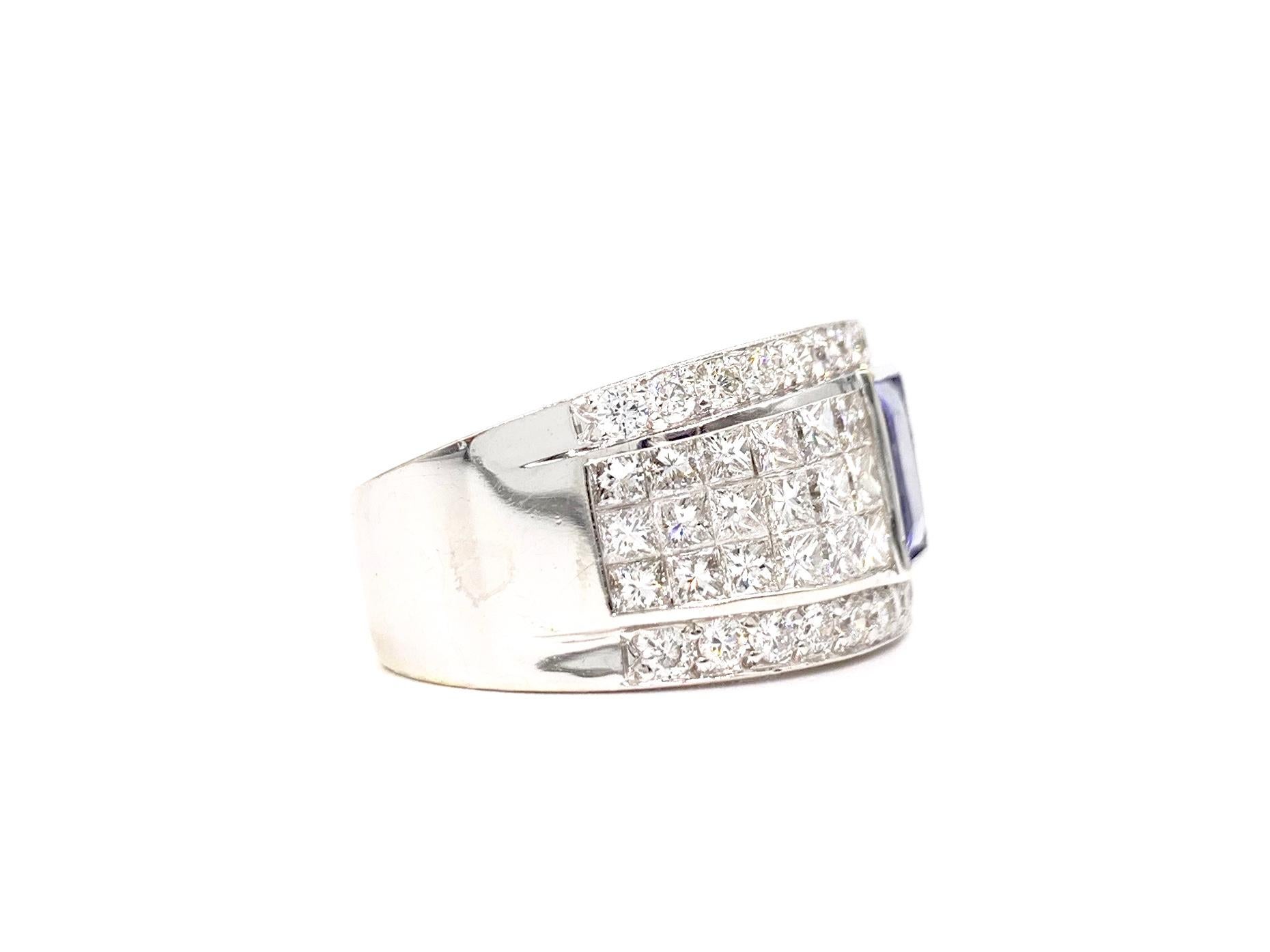 Princess Cut 18 Karat Diamond and Tanzanite Modern Ring For Sale