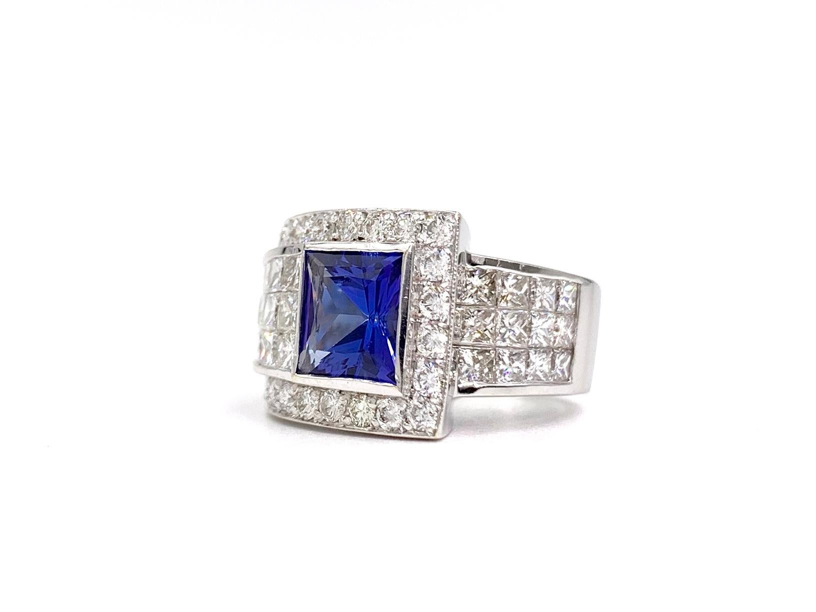 18 Karat Diamond and Tanzanite Modern Ring For Sale 1