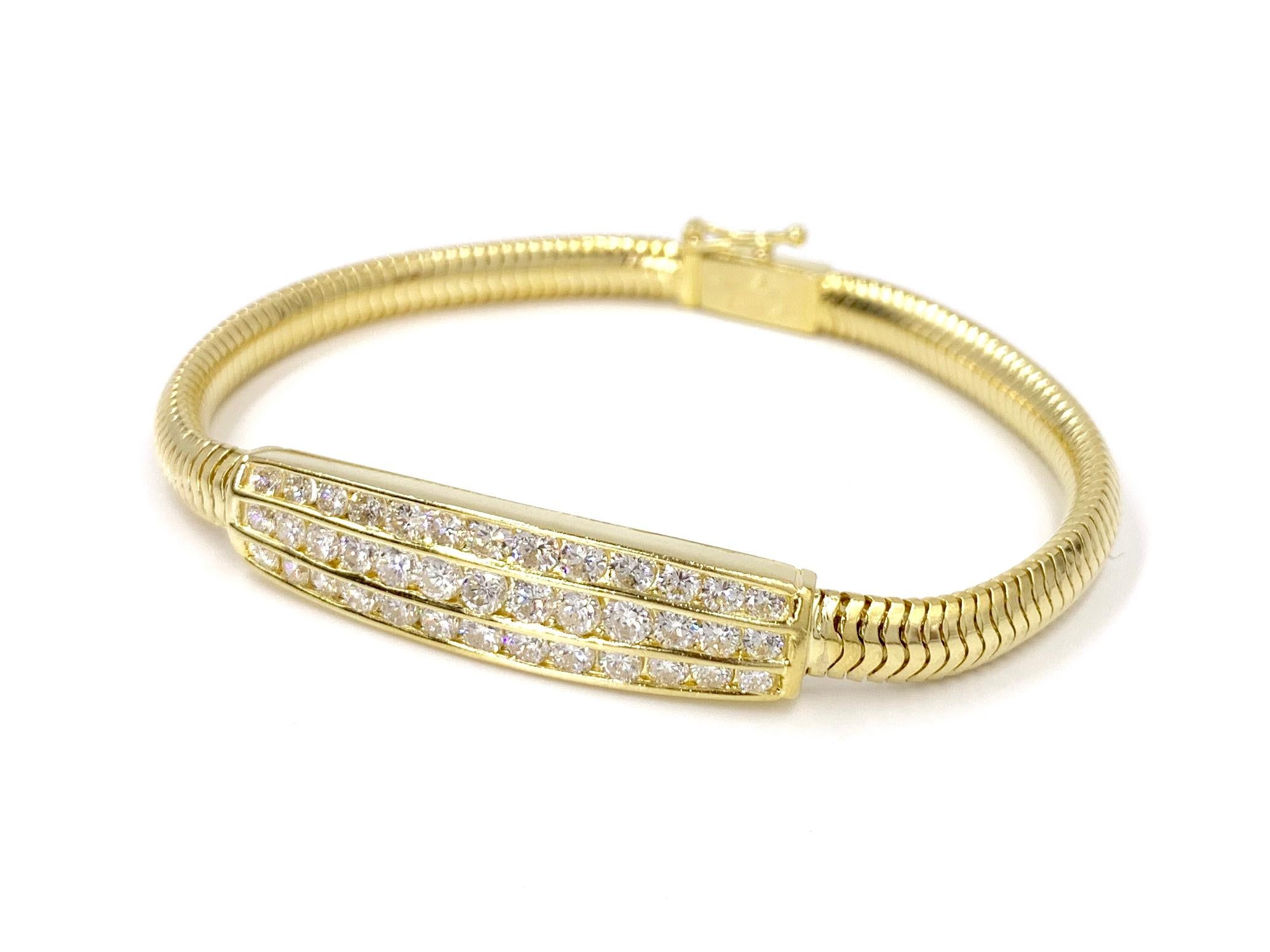 18 Karat Diamond Bar Bracelet In Good Condition For Sale In Pikesville, MD