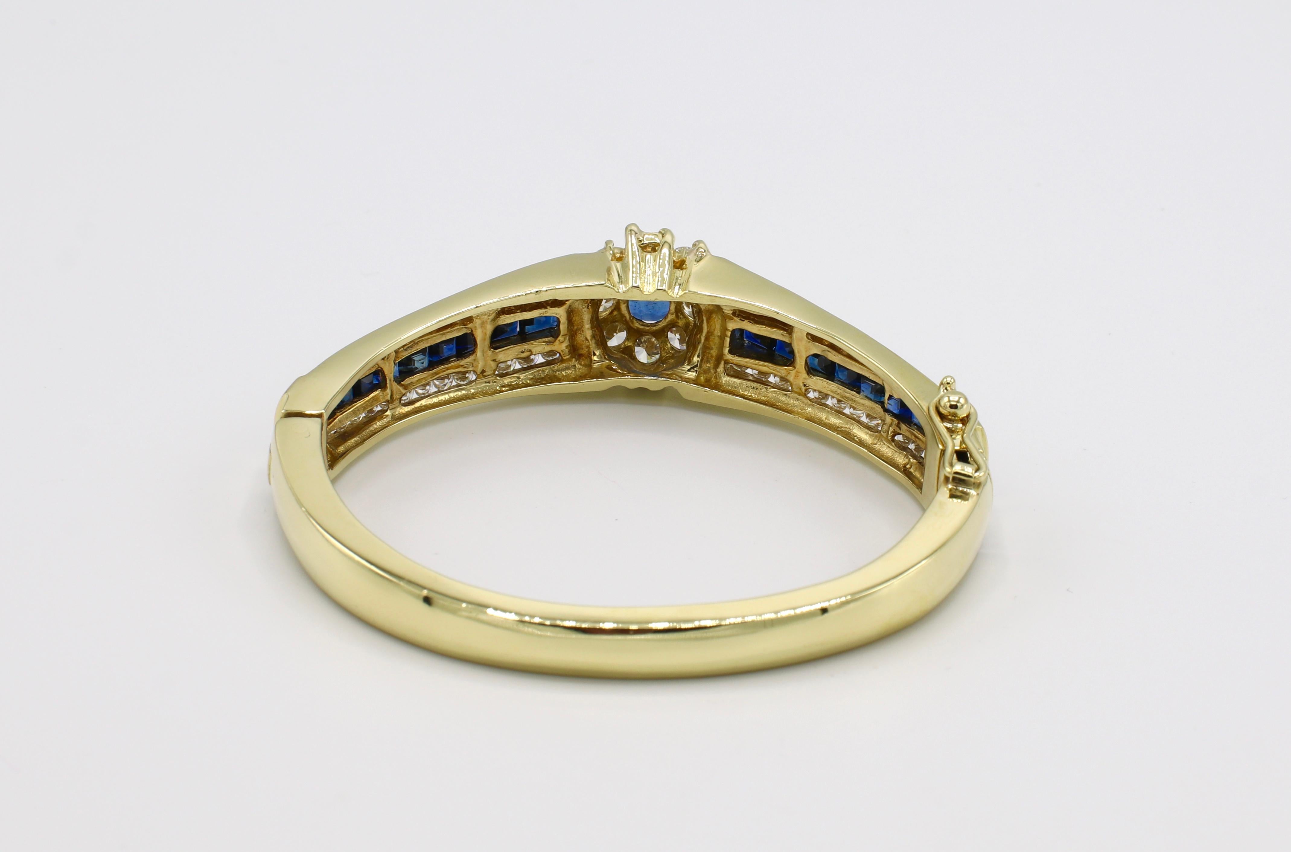 GIA Certified 18 Karat Diamond and Blue Sapphire Hinged Bangle Bracelet In Good Condition In  Baltimore, MD