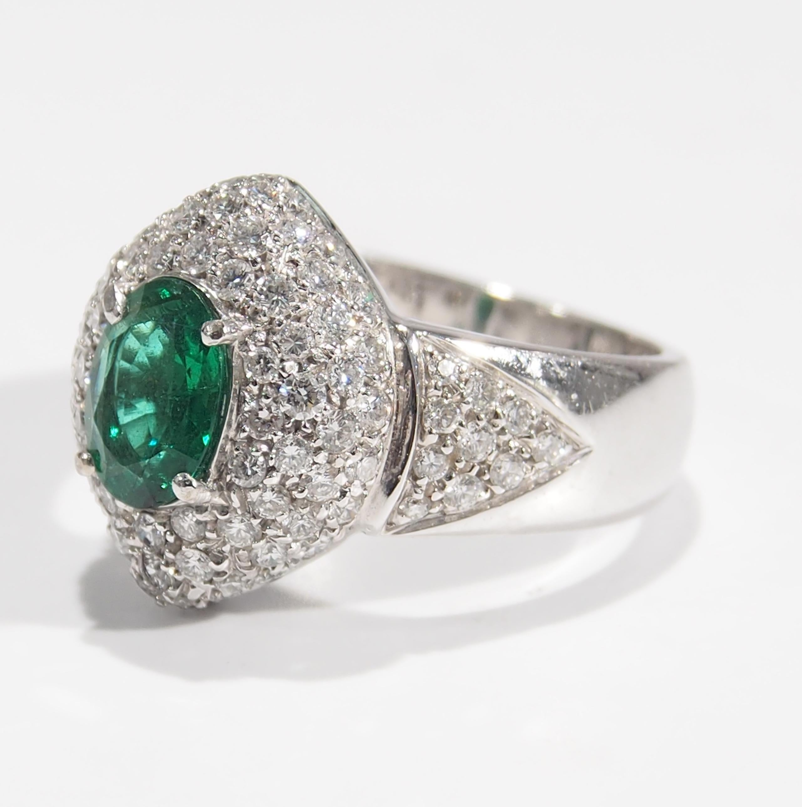 Modern 18 Karat Diamond Emerald Dome Ring White Gold For Sale