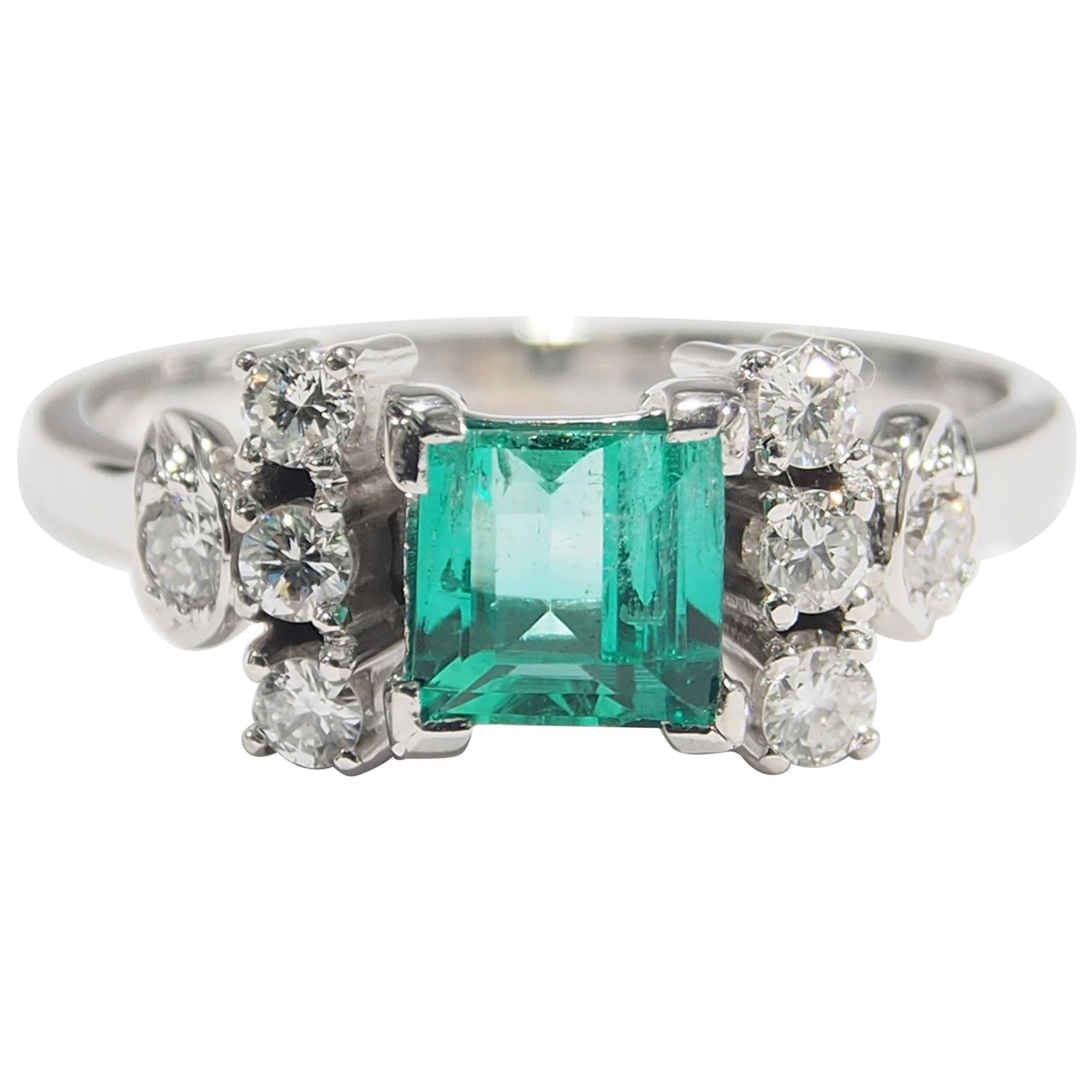 18 Karat Diamond Emerald Ring White Gold Engagement Wedding