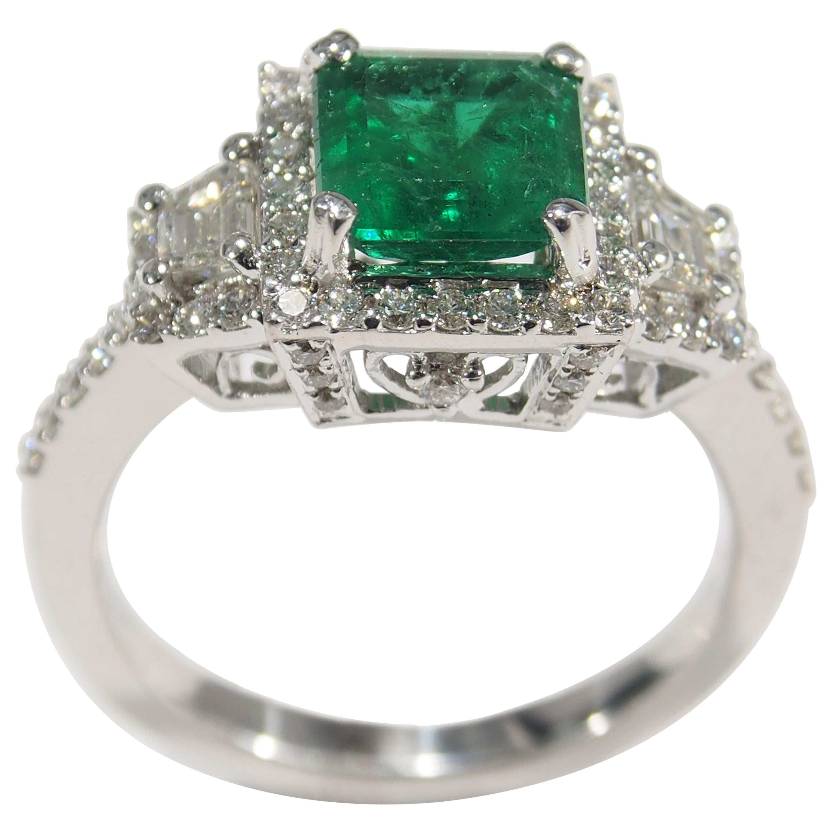 18 Karat Diamond Emerald Ring White Gold