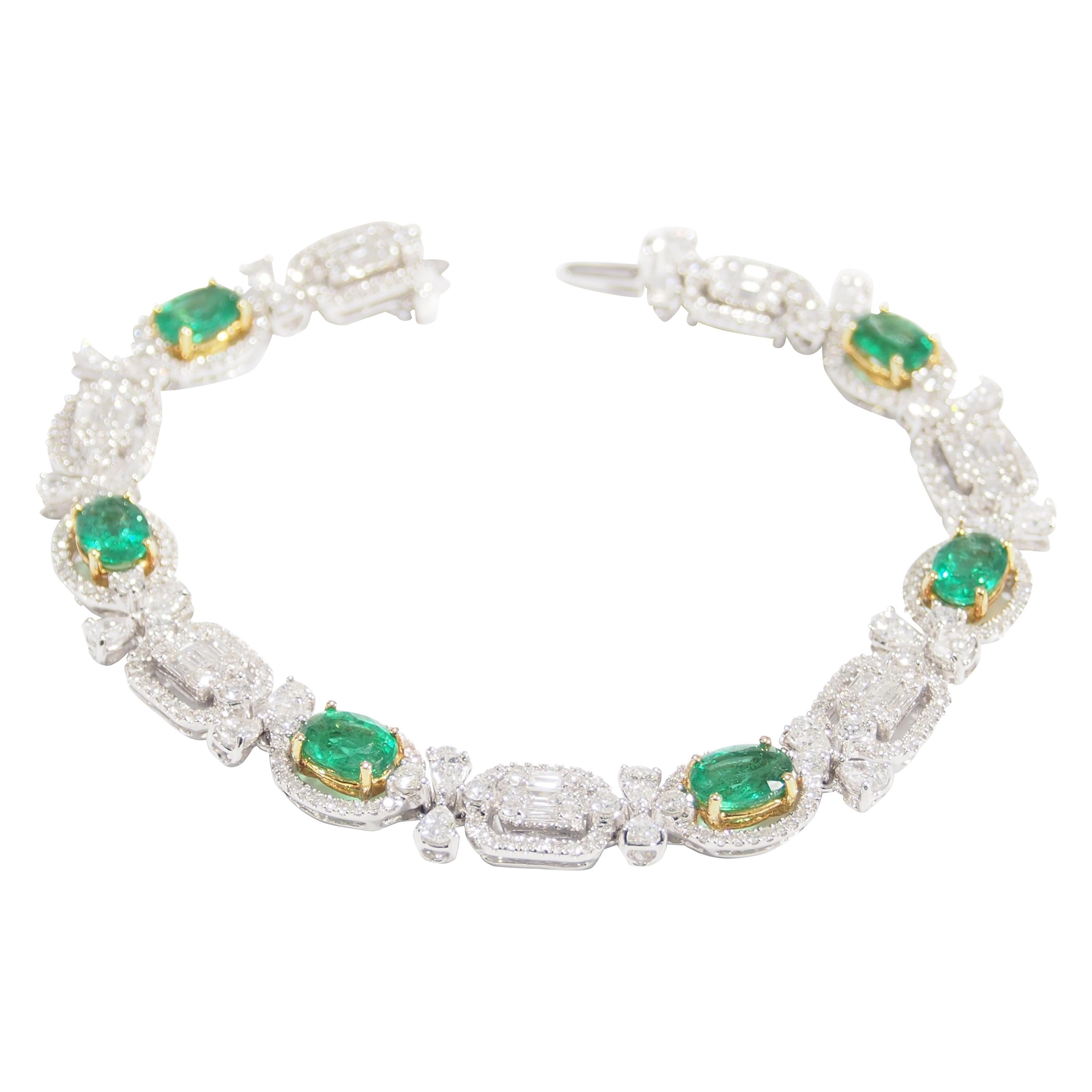 18 Karat Diamond Emerald Tennis Bracelet White Gold 4.80 Carat