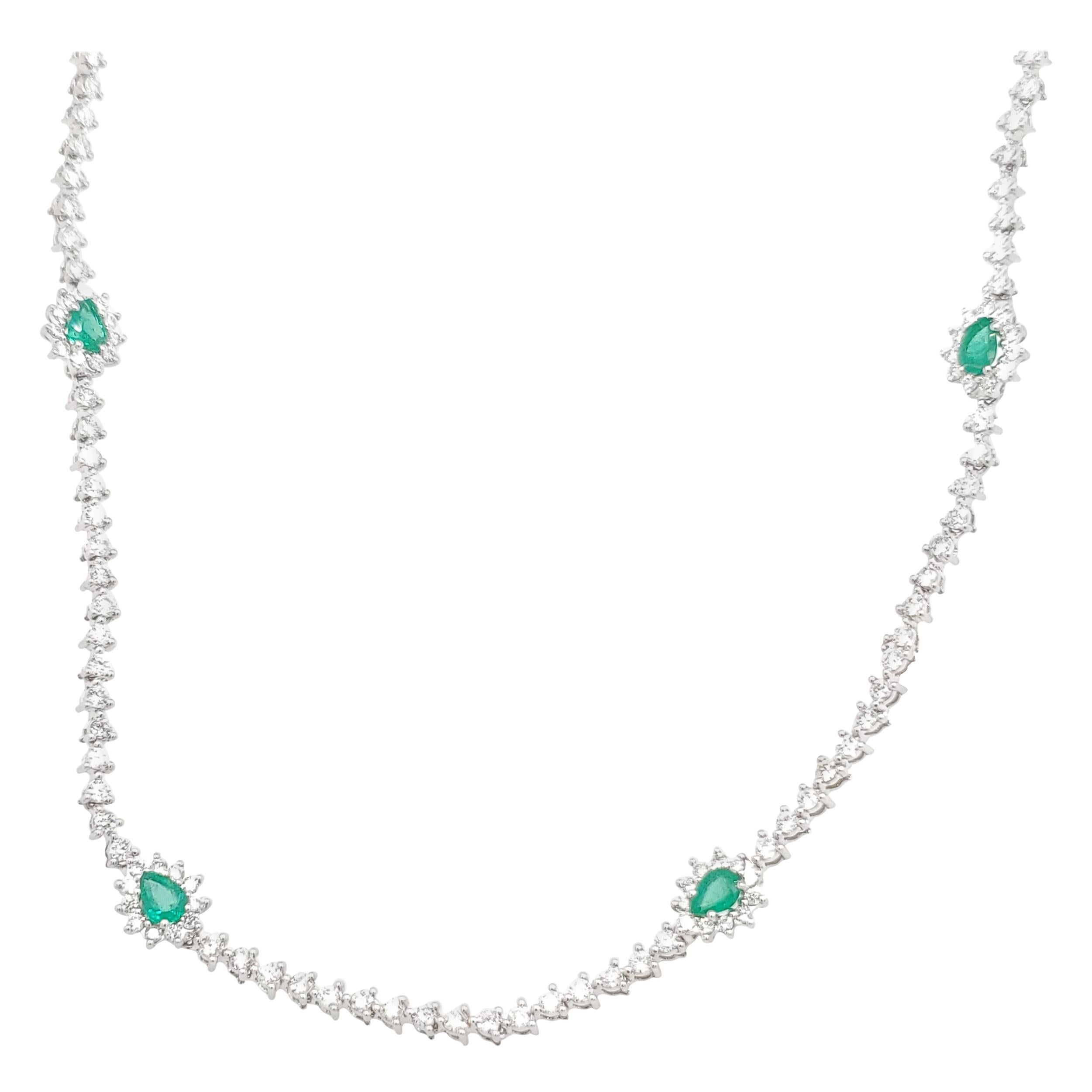 18 Karat Diamond Emerald Tennis Necklace White Gold 6.58 Carat For Sale