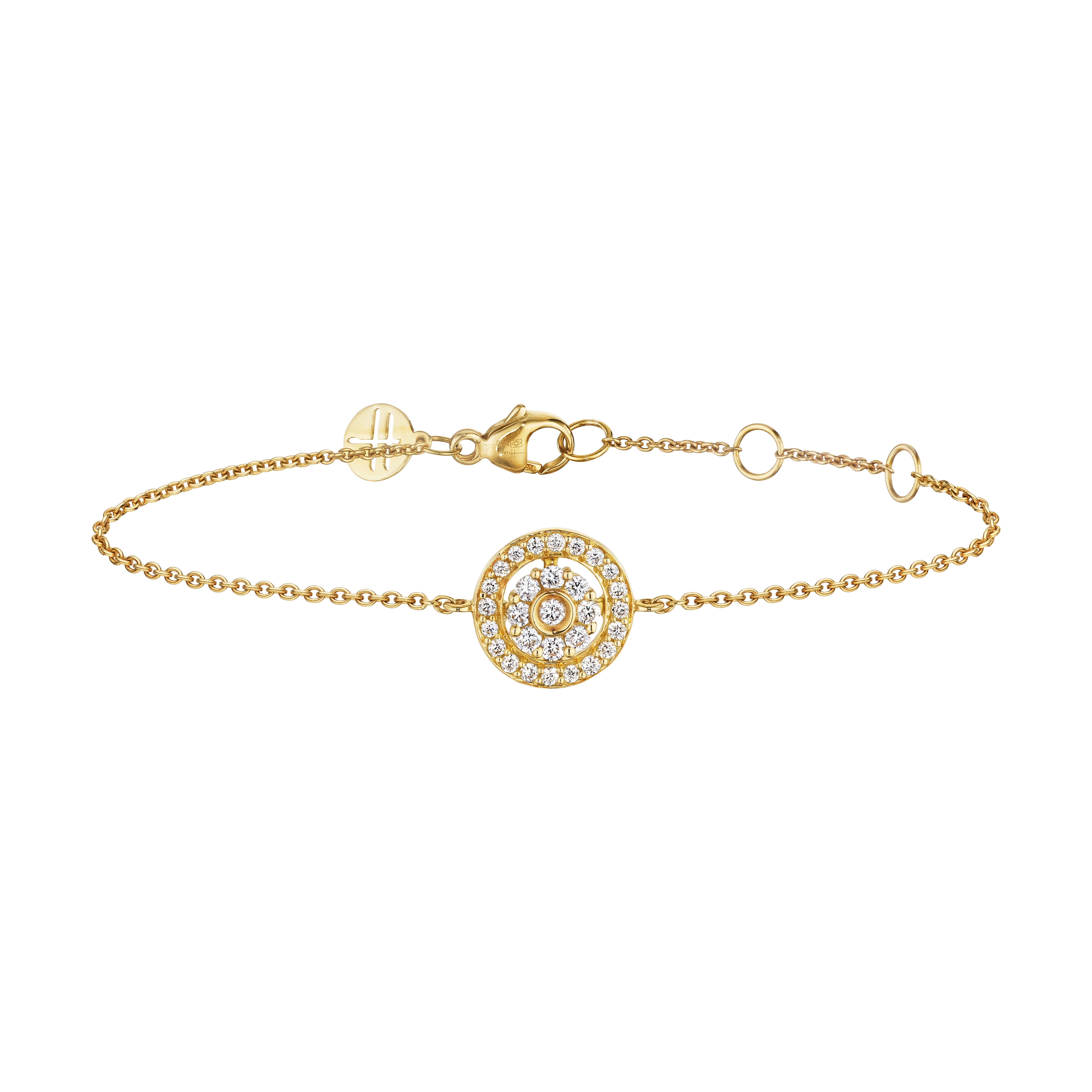 With its contemporary designs paired with the simplicity of daisies, the Diamond Flower Collection combines classic and modern notes in an array of dainty 18k gold diamond studded pieces.
