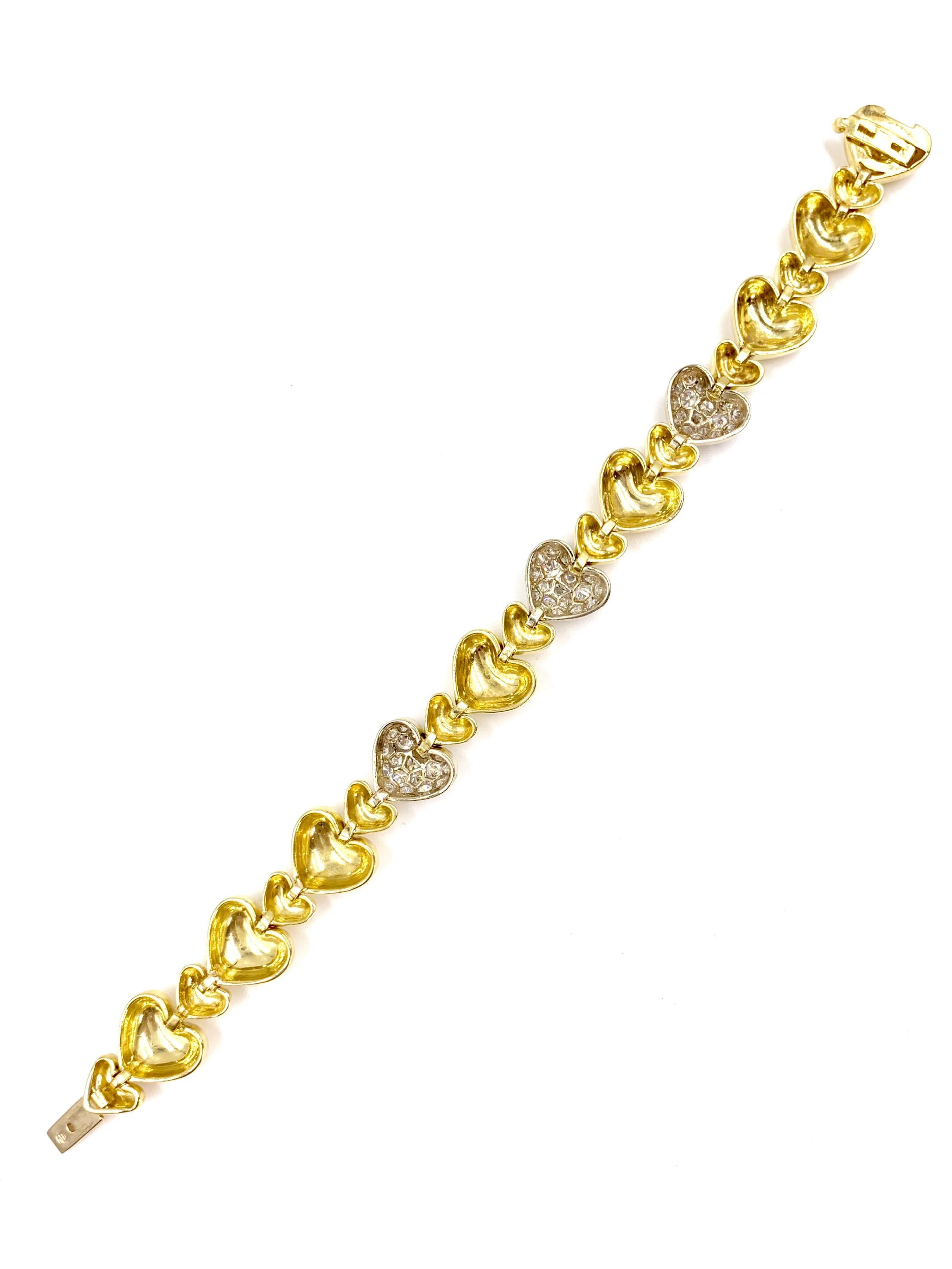 18 Karat Diamond Heart Link Bracelet by Sal Praschnik In Good Condition For Sale In Pikesville, MD