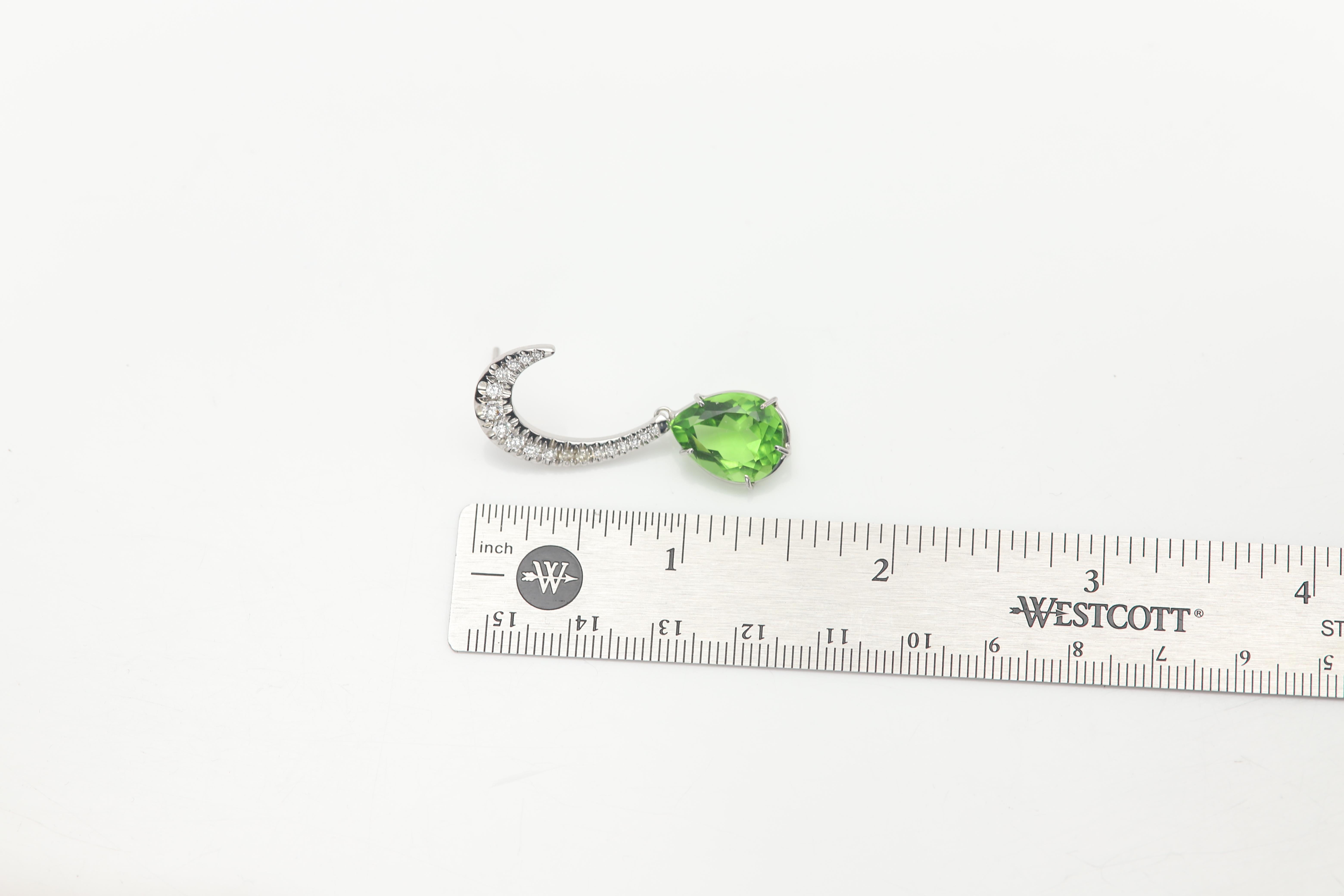 18 Karat Diamond Peridot Earring orecchini rimovibili e intercambiabili Dangle Orecchini curvi in vendita 6