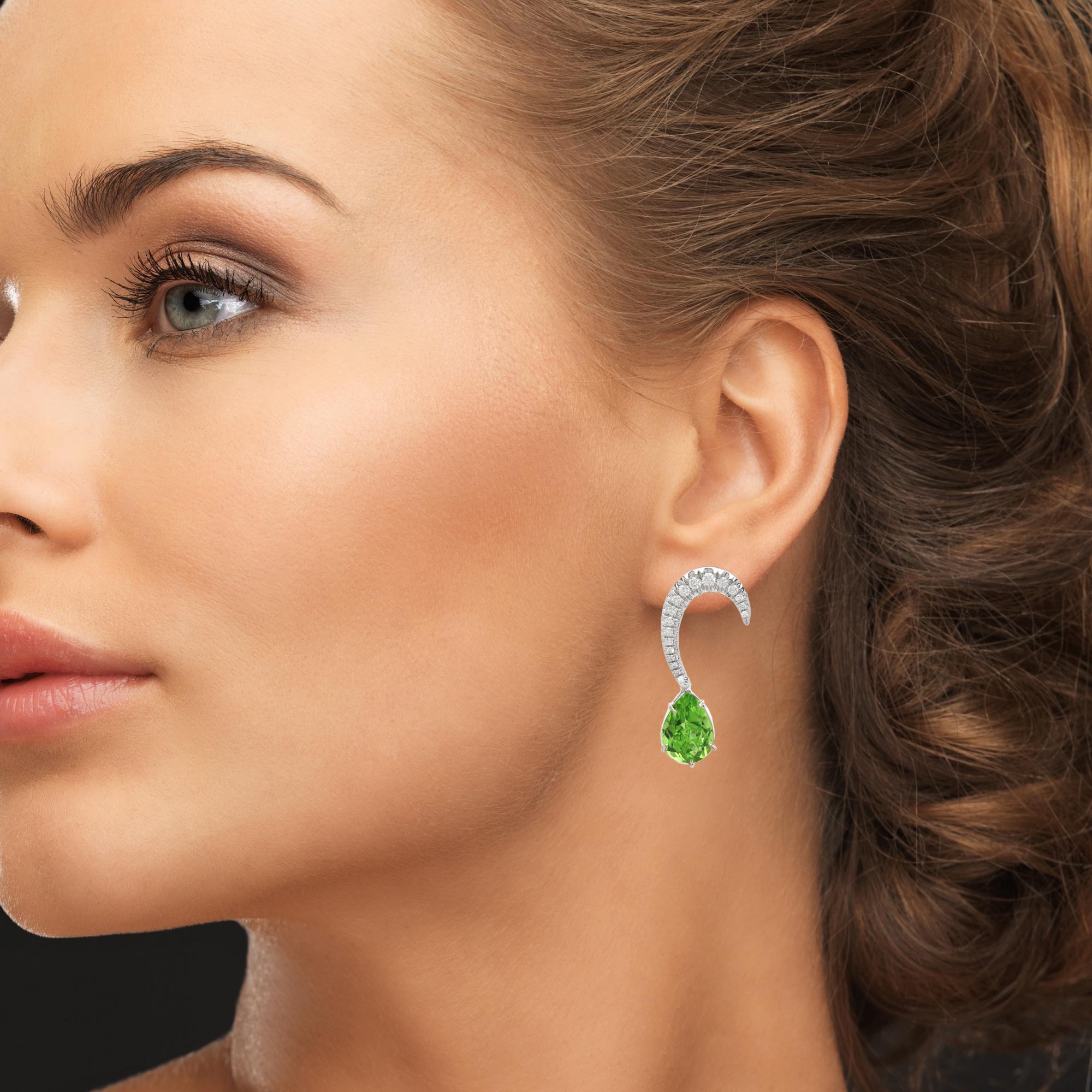 18 Karat Diamond Peridot Earring orecchini rimovibili e intercambiabili Dangle Orecchini curvi in vendita 7