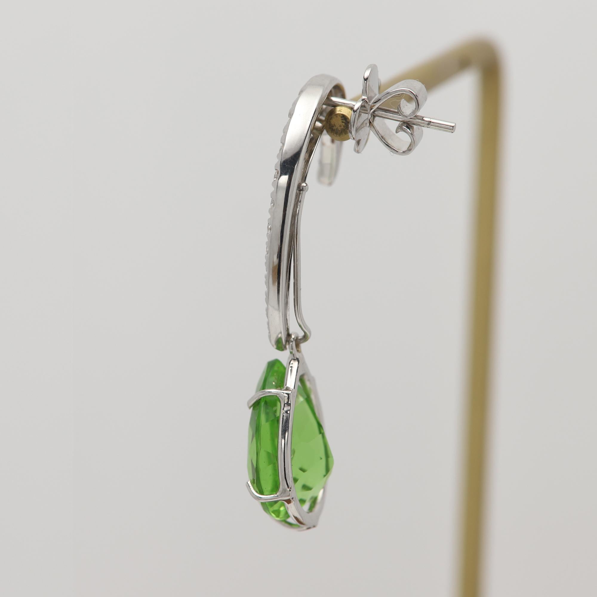 18 Karat Diamond Peridot Earring orecchini rimovibili e intercambiabili Dangle Orecchini curvi in vendita 1
