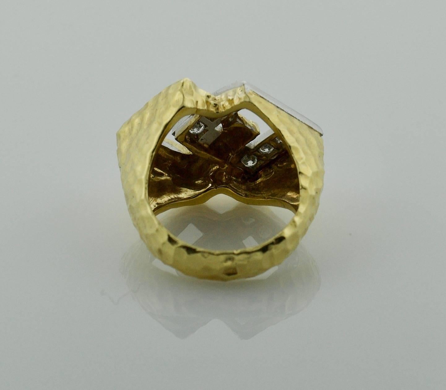 18 Karat Diamond Ring with Hammered Finish, circa 1960s In Excellent Condition In Wailea, HI