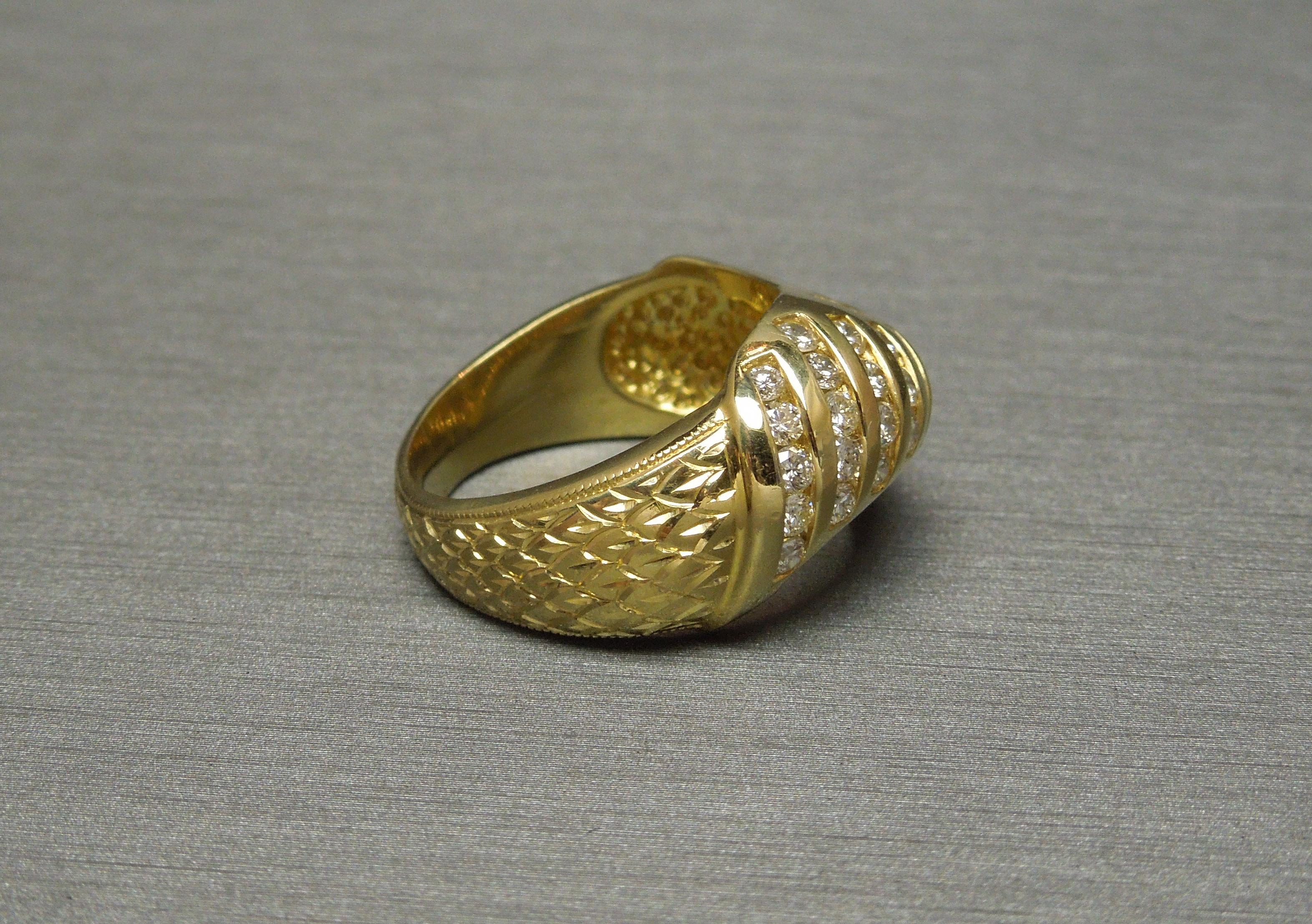 18 Karat Diamond Snake-Skin Dome Ring In Good Condition For Sale In METAIRIE, LA