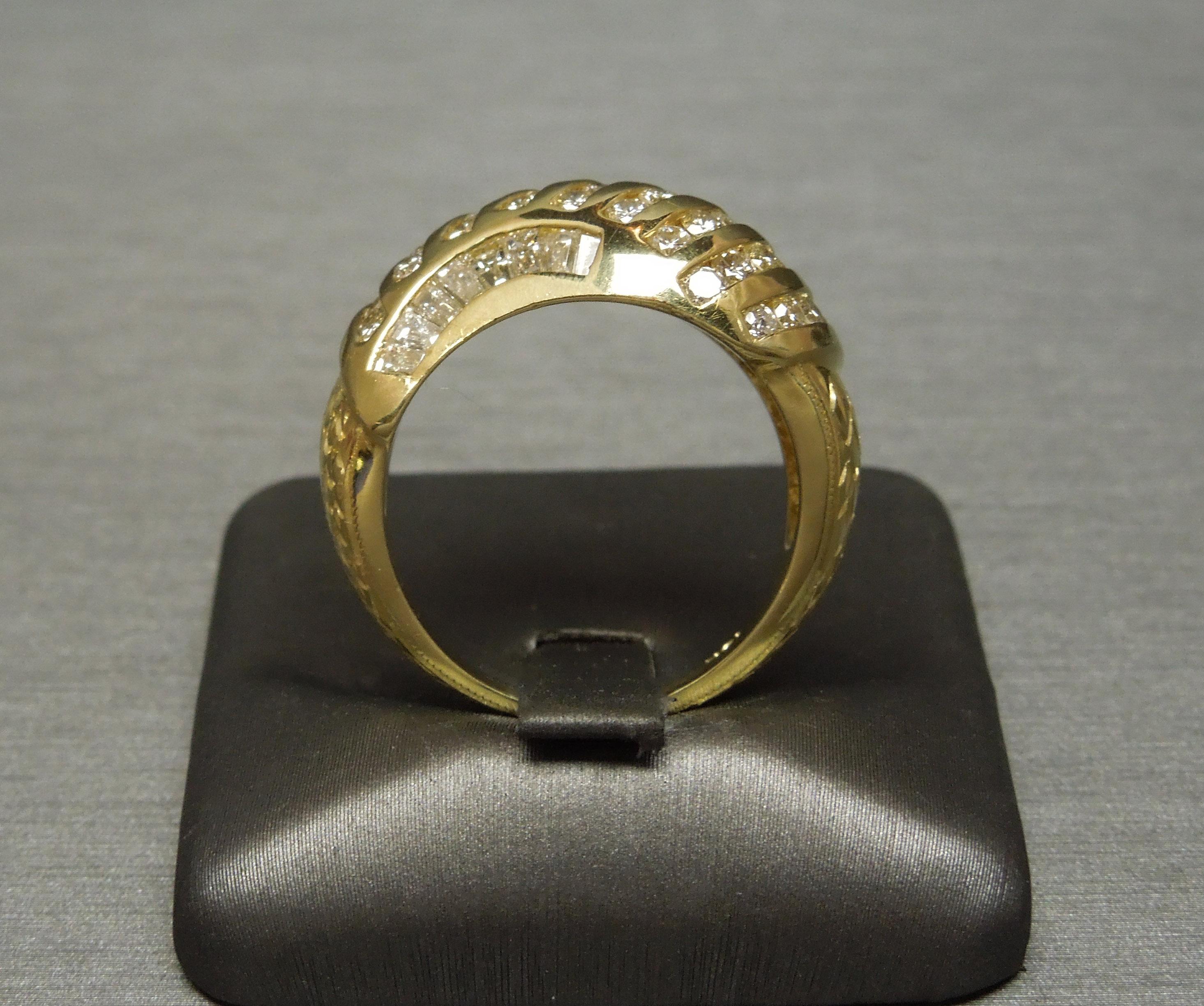 18 Karat Diamond Snake-Skin Dome Ring For Sale 4