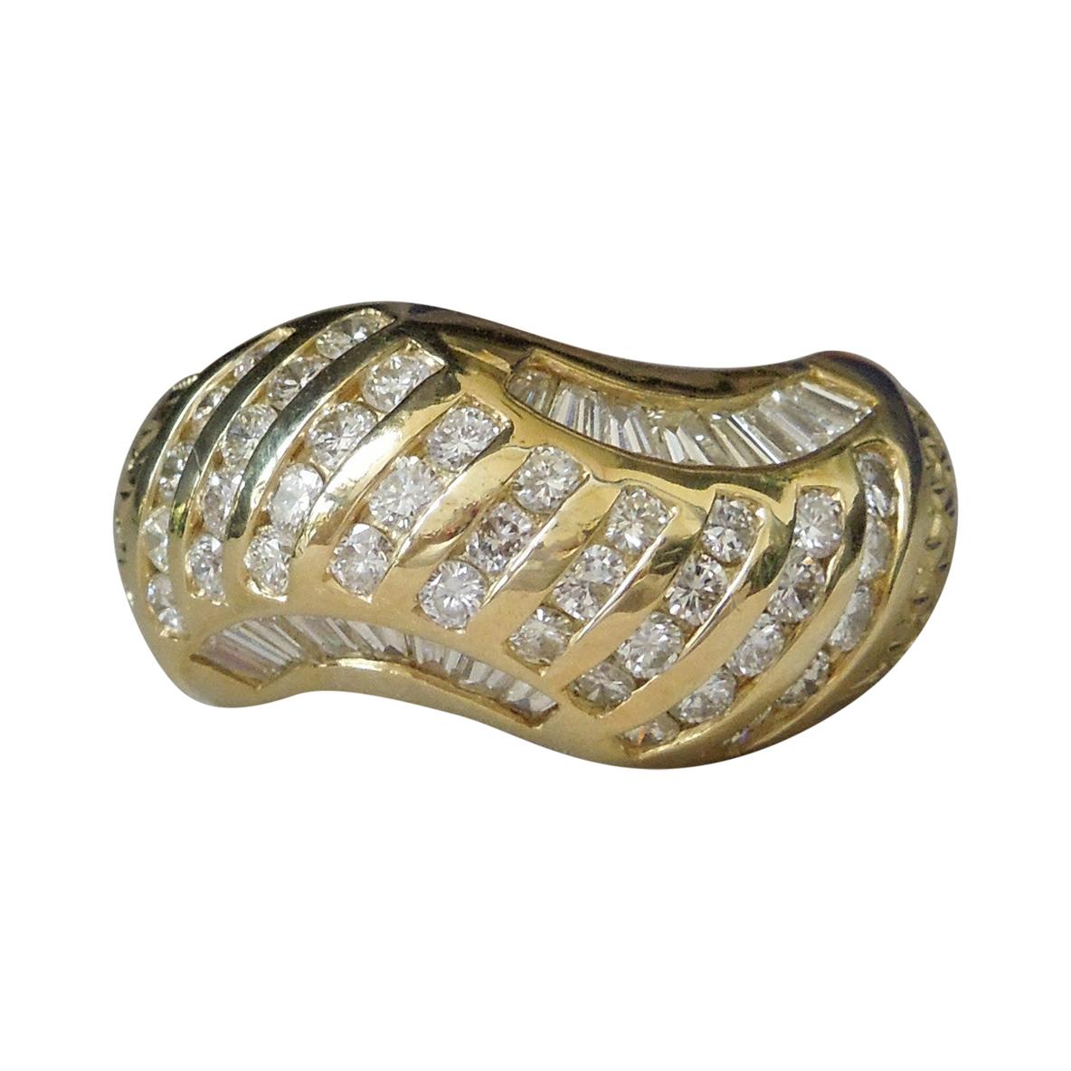 Bague dôme en peau de serpent avec diamants 18 carats