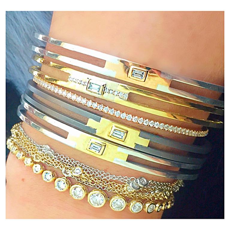 Contemporaneo Bracciale impilabile con diamanti 18 carati con diamanti Baguette e Pave in vendita