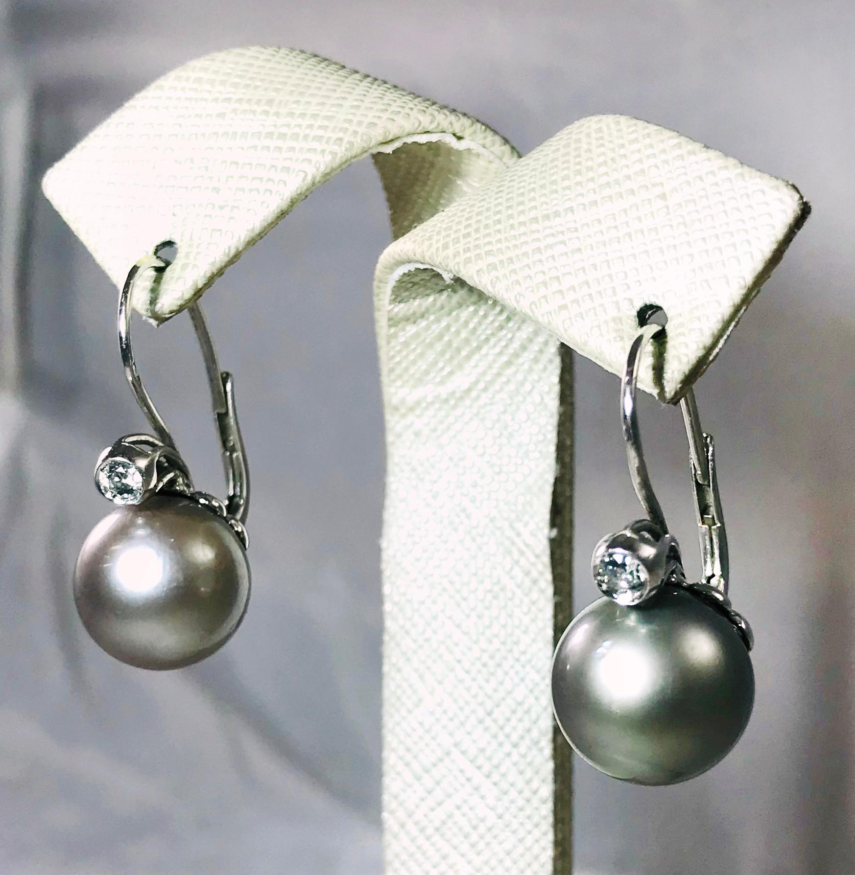 18 Karat Diamond Tahitian Silver Pearl Earrings In Good Condition For Sale In Palm Desert, CA