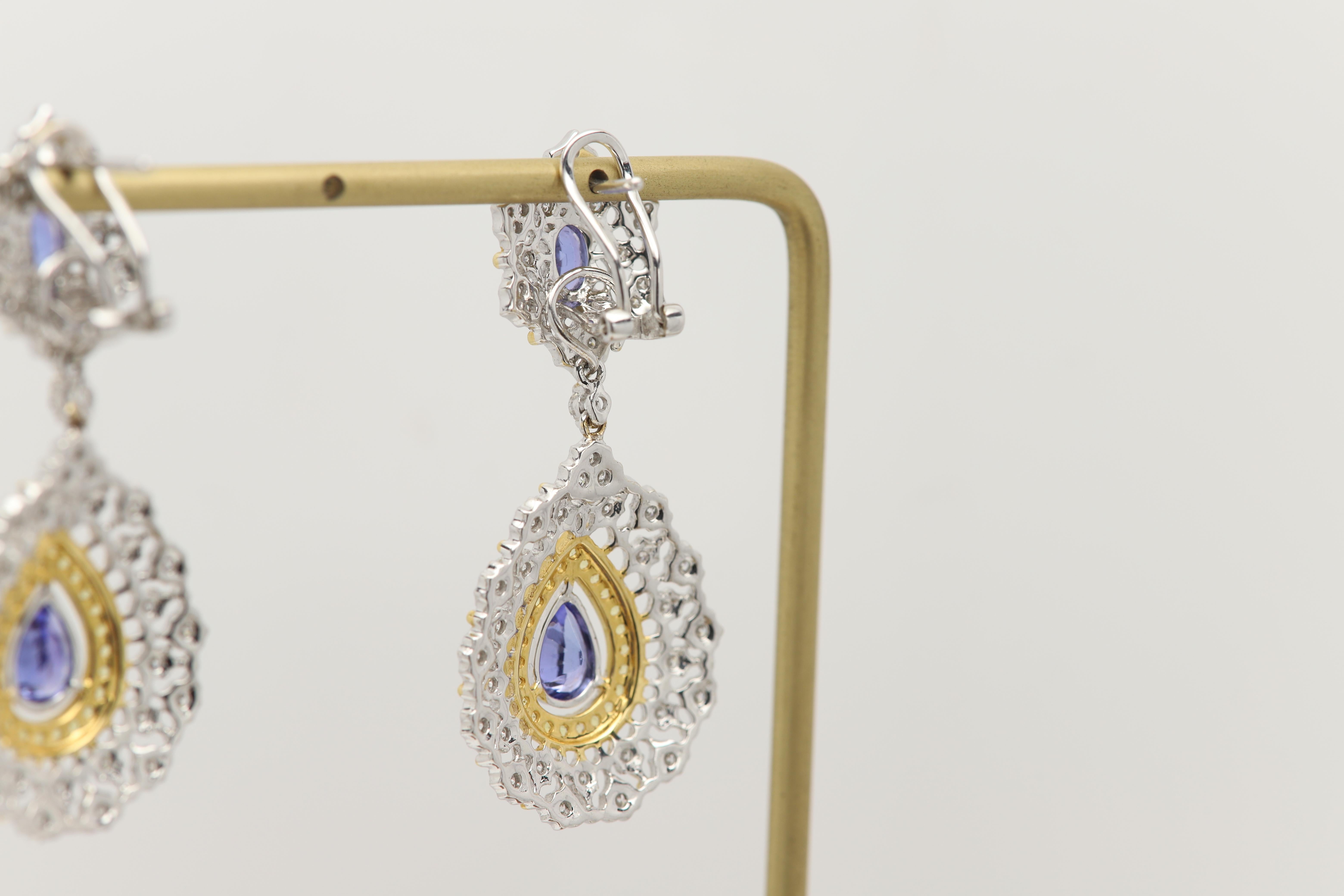 Orecchino in tanzanite con diamante 18 carati, orecchino a lampadario rimovibile e intercambiabile. in vendita 1