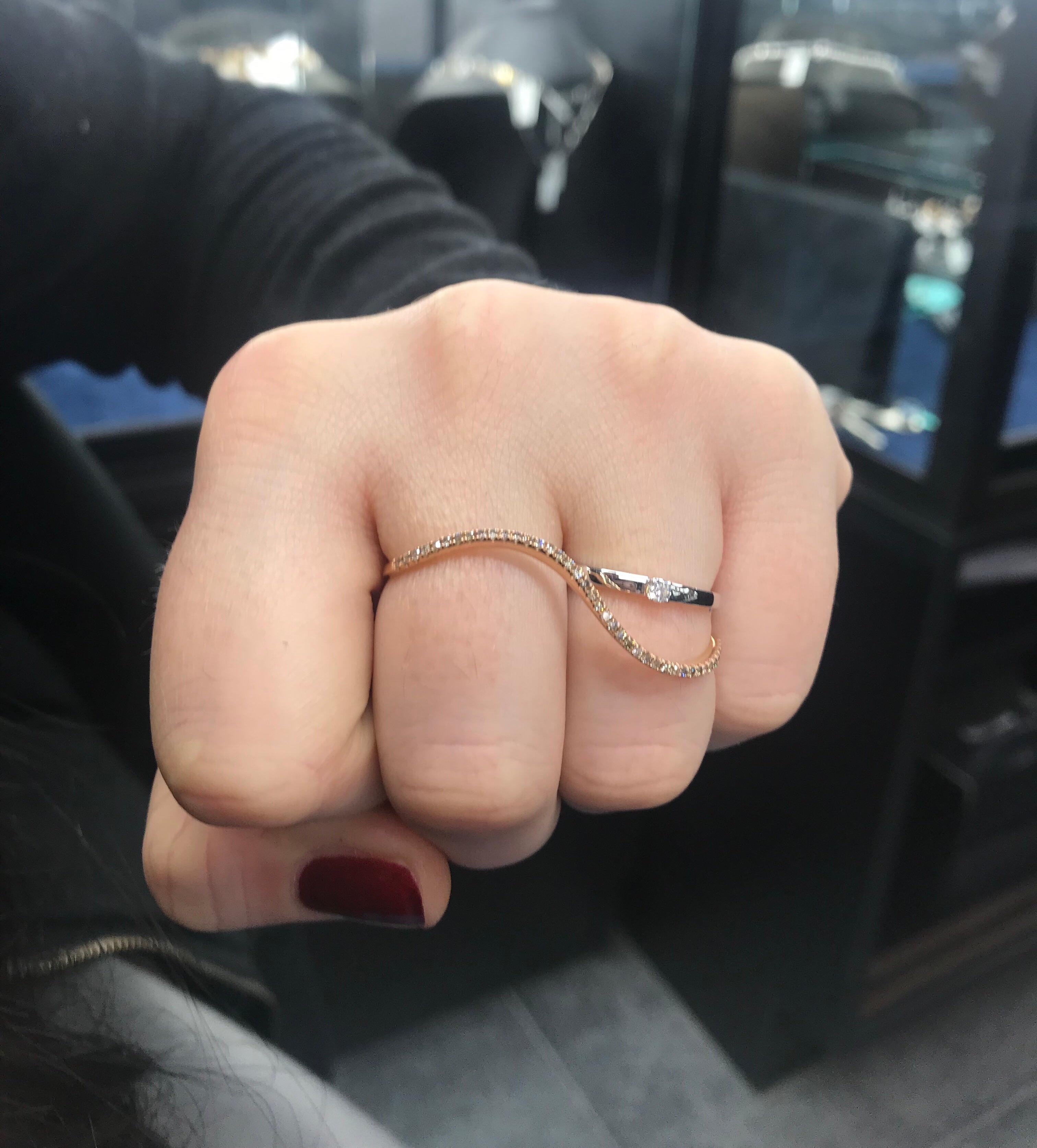 Contemporary 18 Karat Double Finger Diamond Ring 0.27 Carat