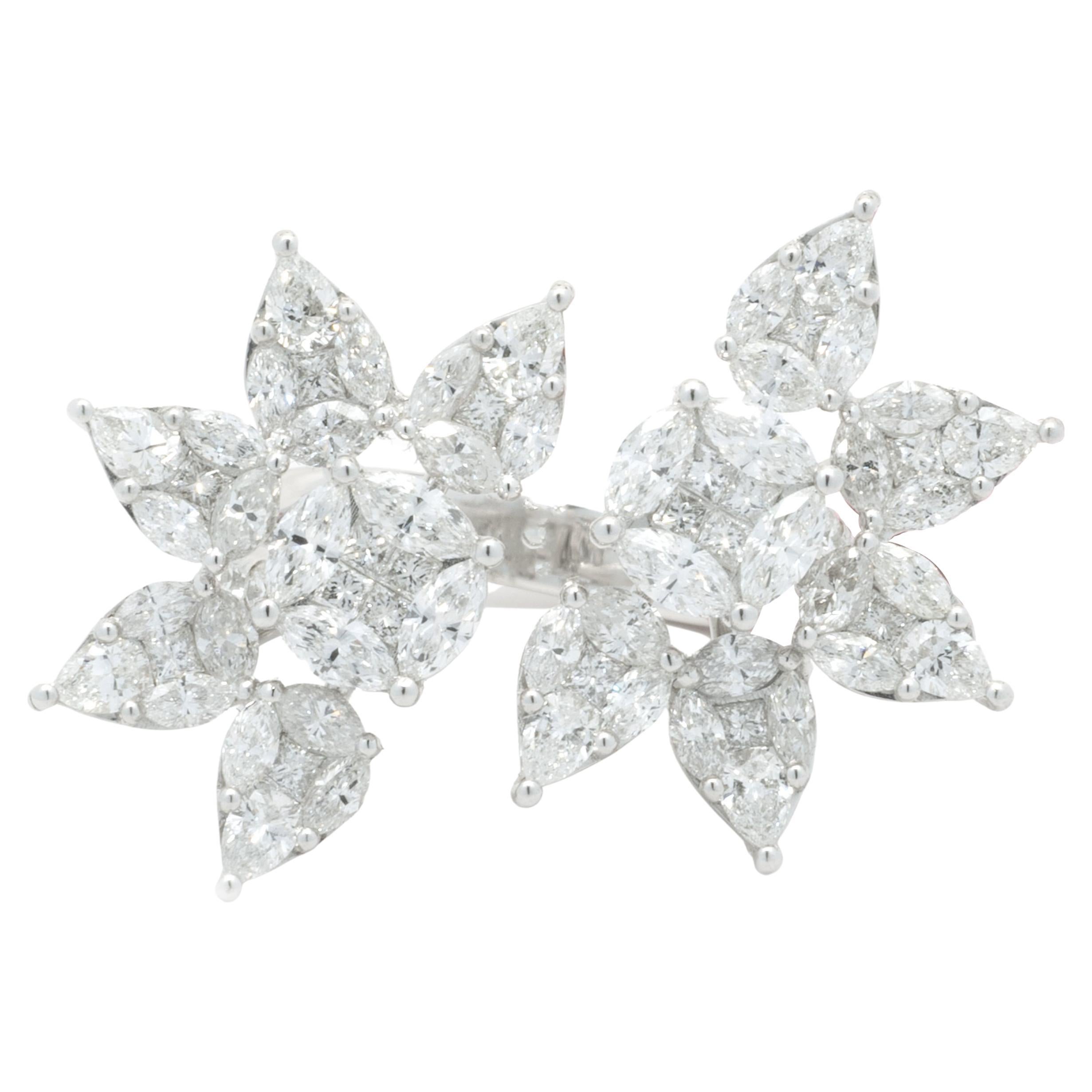 18 Karat Double Flower Diamond Ring 