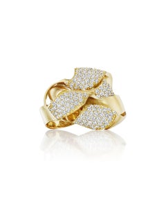 18 Karat Dunas Yellow Gold Ring with Vs Gh Diamonds