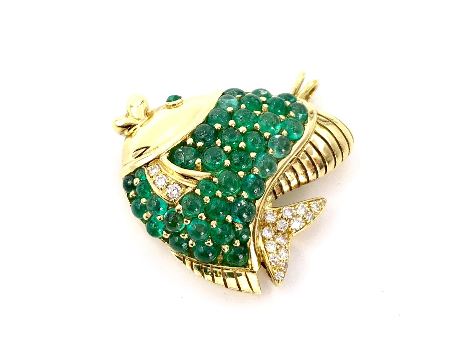 18 Karat Emerald and Diamond Fish Pendant or Brooch For Sale 2