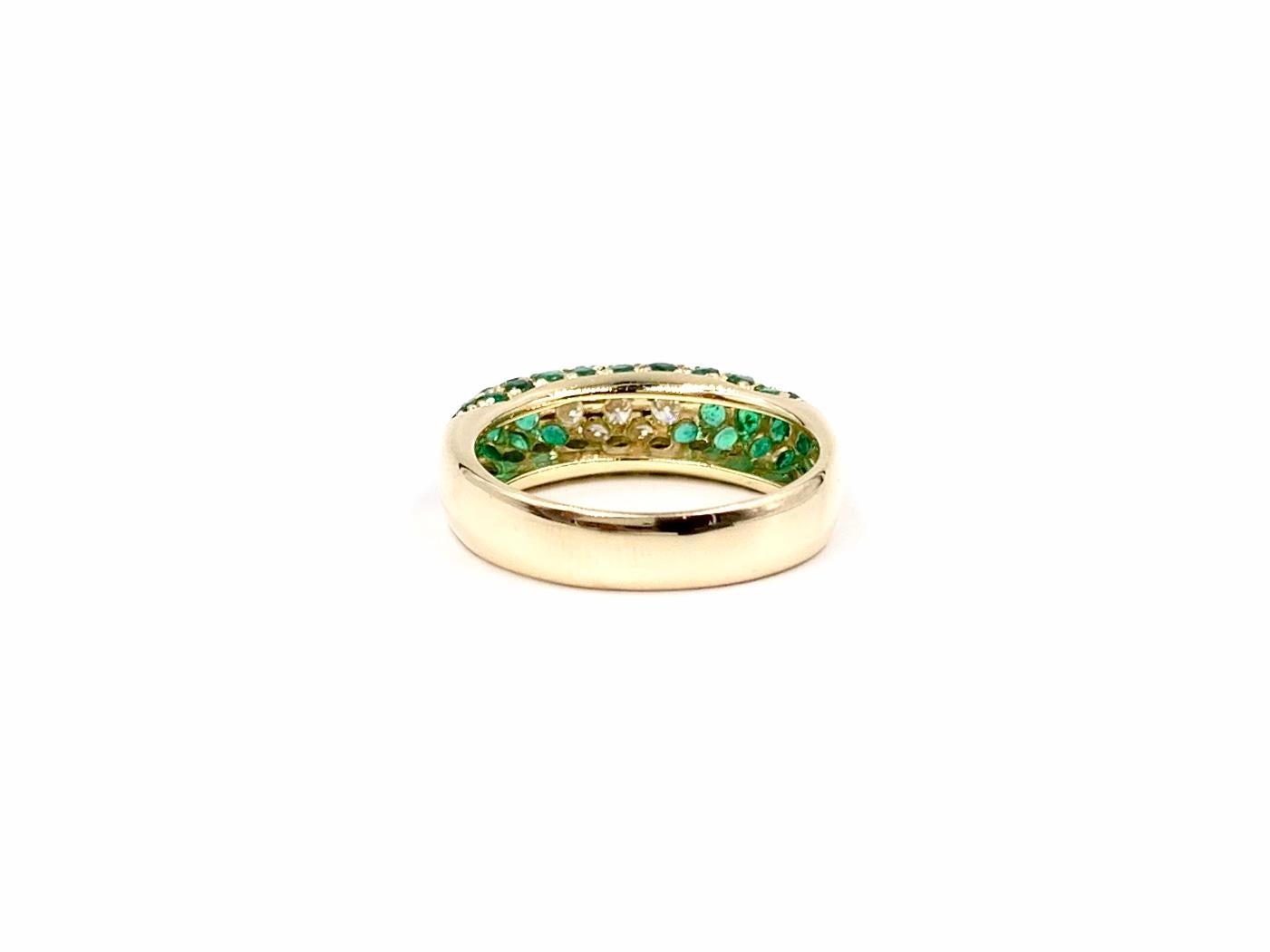18 Karat Emerald and Diamond Ring In Excellent Condition For Sale In Pikesville, MD