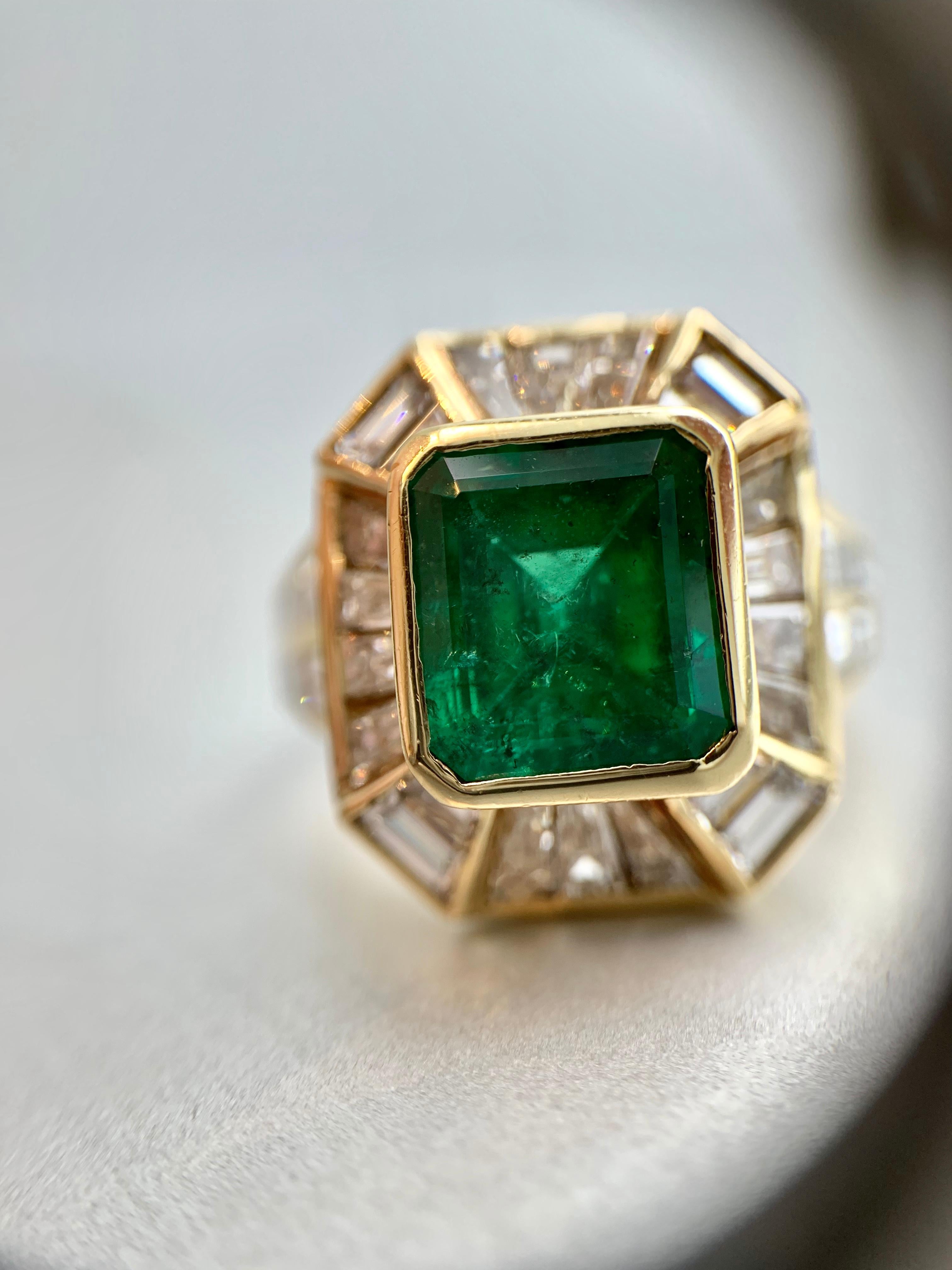 18 Karat Emerald and Diamond Ring 3