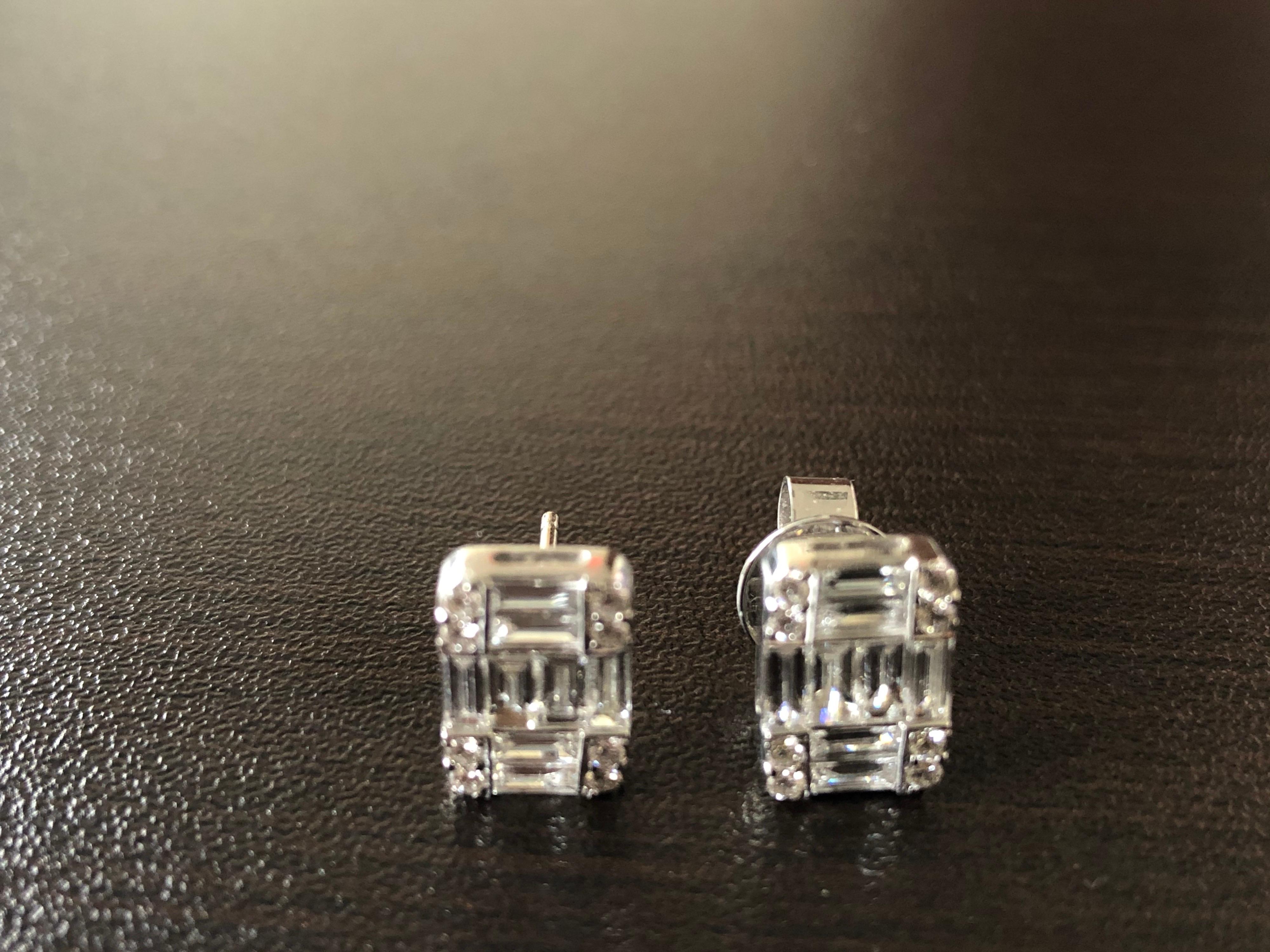 18 Karat Emerald Cut Rectangular Earrings 2.25 Carat In New Condition For Sale In Great Neck, NY