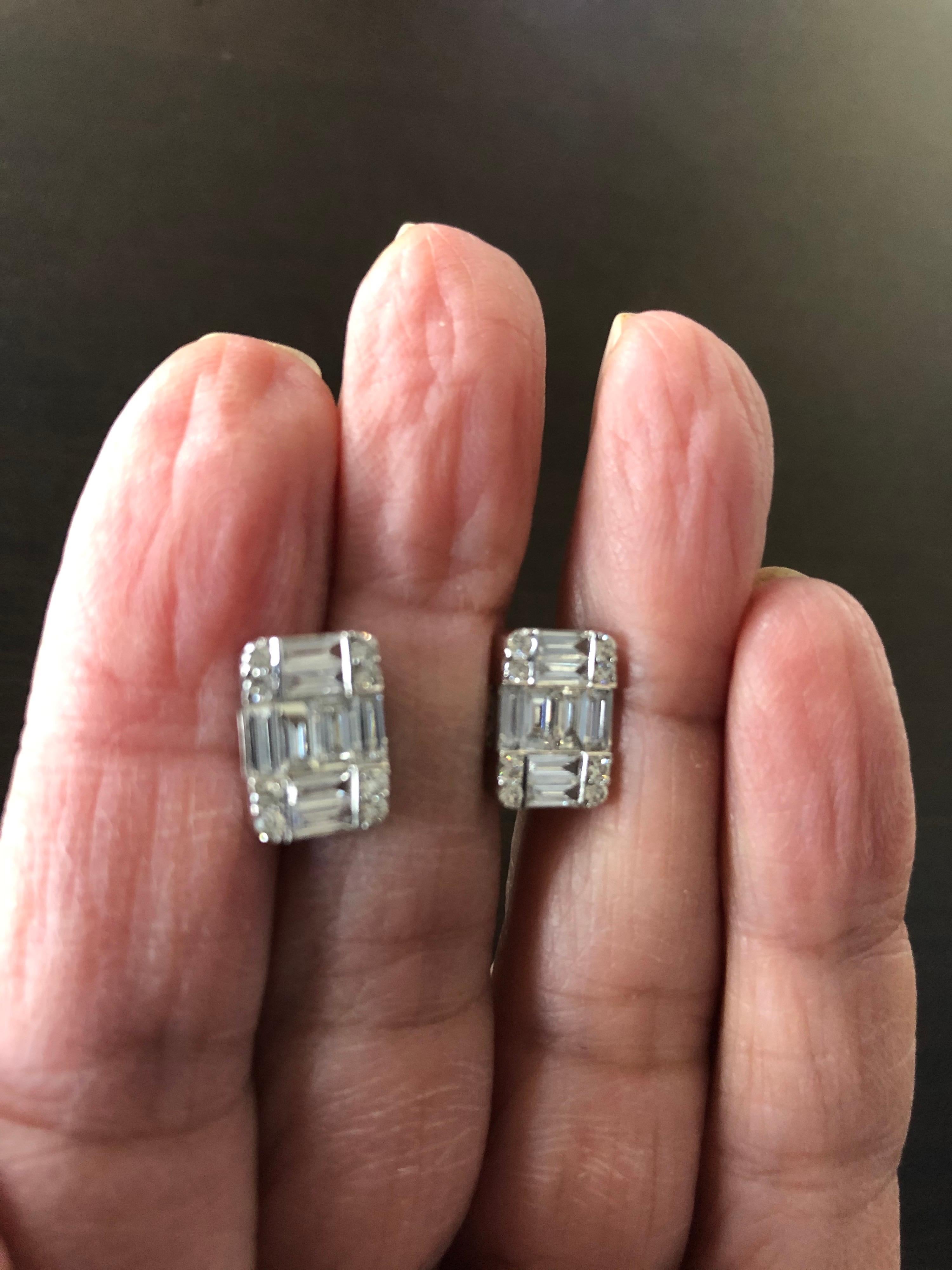 18 Karat Emerald Cut Rectangular Earrings 3.50 Carat In New Condition For Sale In Great Neck, NY