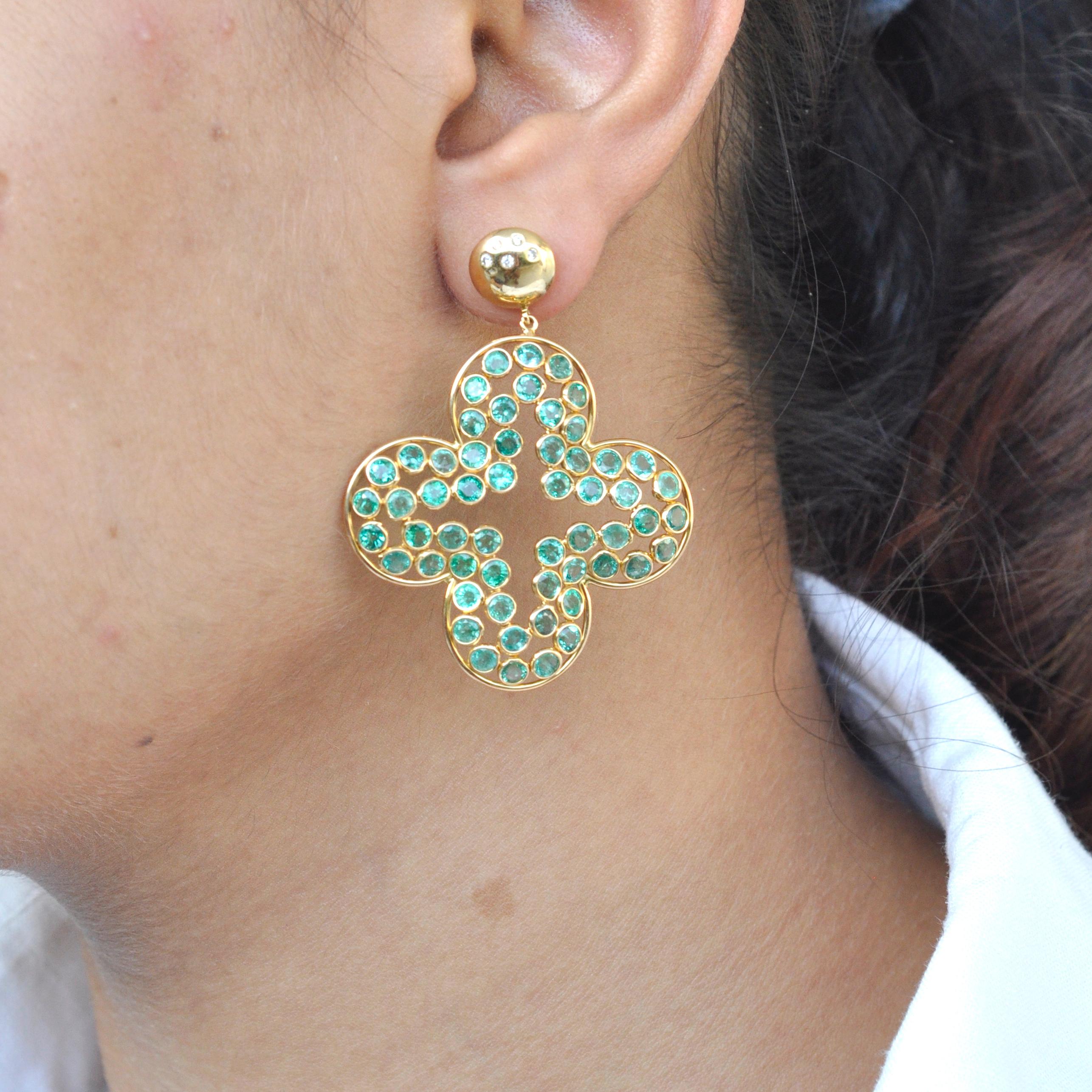Emerald Cut 18 Karat Emerald Diamond Clover Chandelier Dangle Drop Earrings For Sale