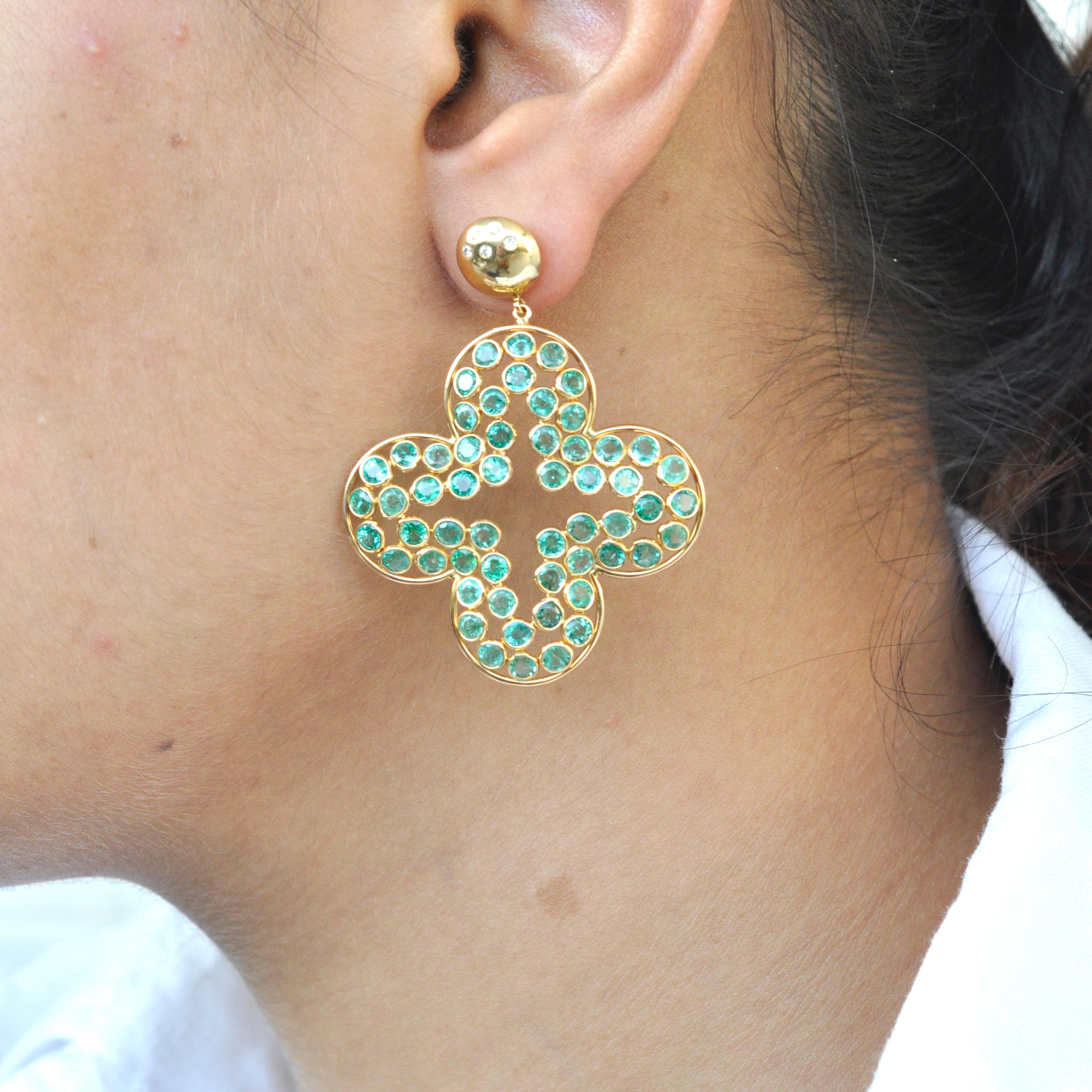 18 Karat Emerald Diamond Clover Chandelier Dangle Drop Earrings For Sale 3