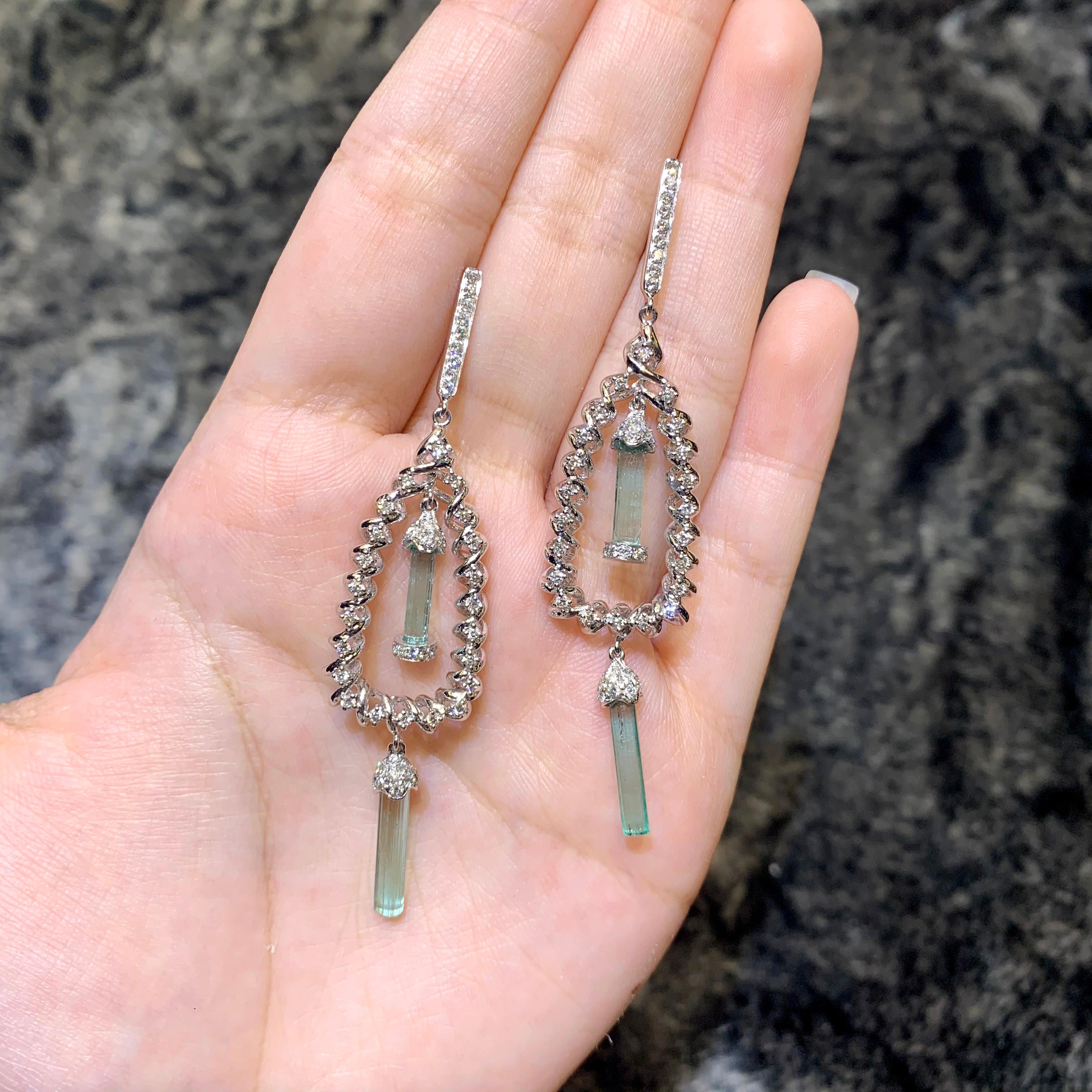 18 Karat Emerald Rough and White Diamond Dangle Earring In New Condition In Hung Hom, HK
