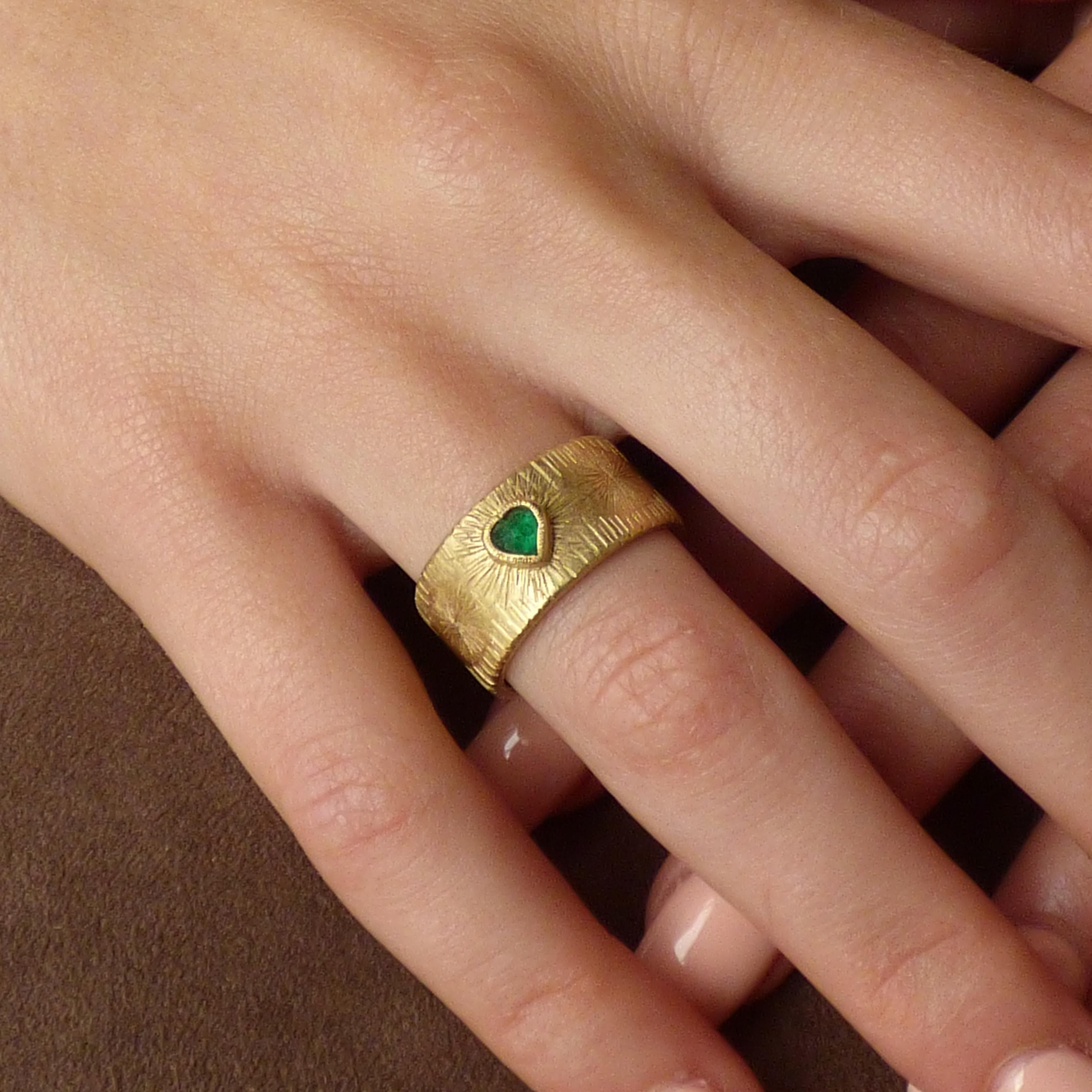 For Sale:  18K Fairtrade Yellow Gold Ring with 0.25 Carat Emerald Heart 3