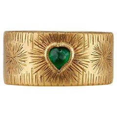 18K Fairtrade Yellow Gold Ring with 0.25 Carat Emerald Heart