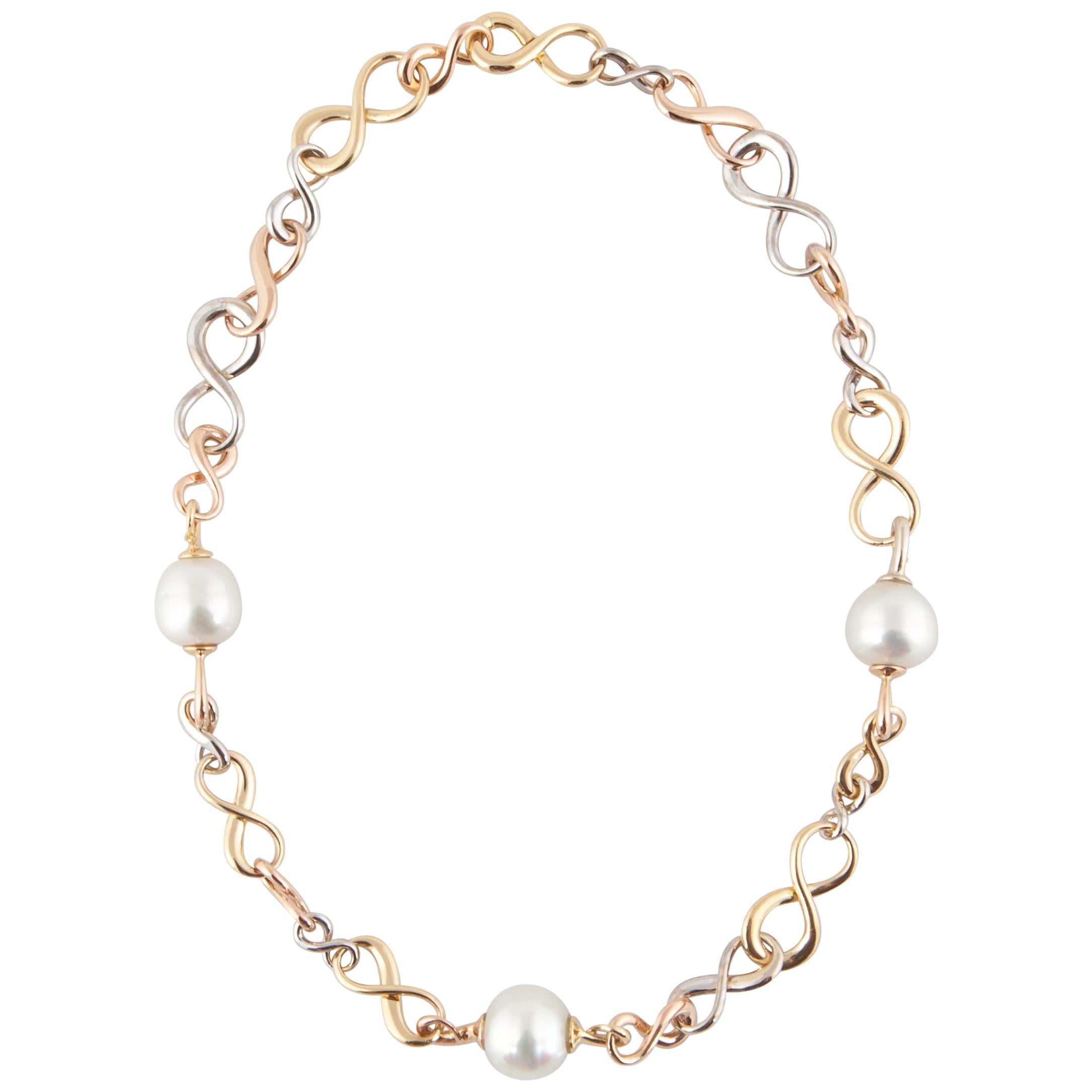 Figure Eight Link Pearl Necklace in 18K Gold For Sale