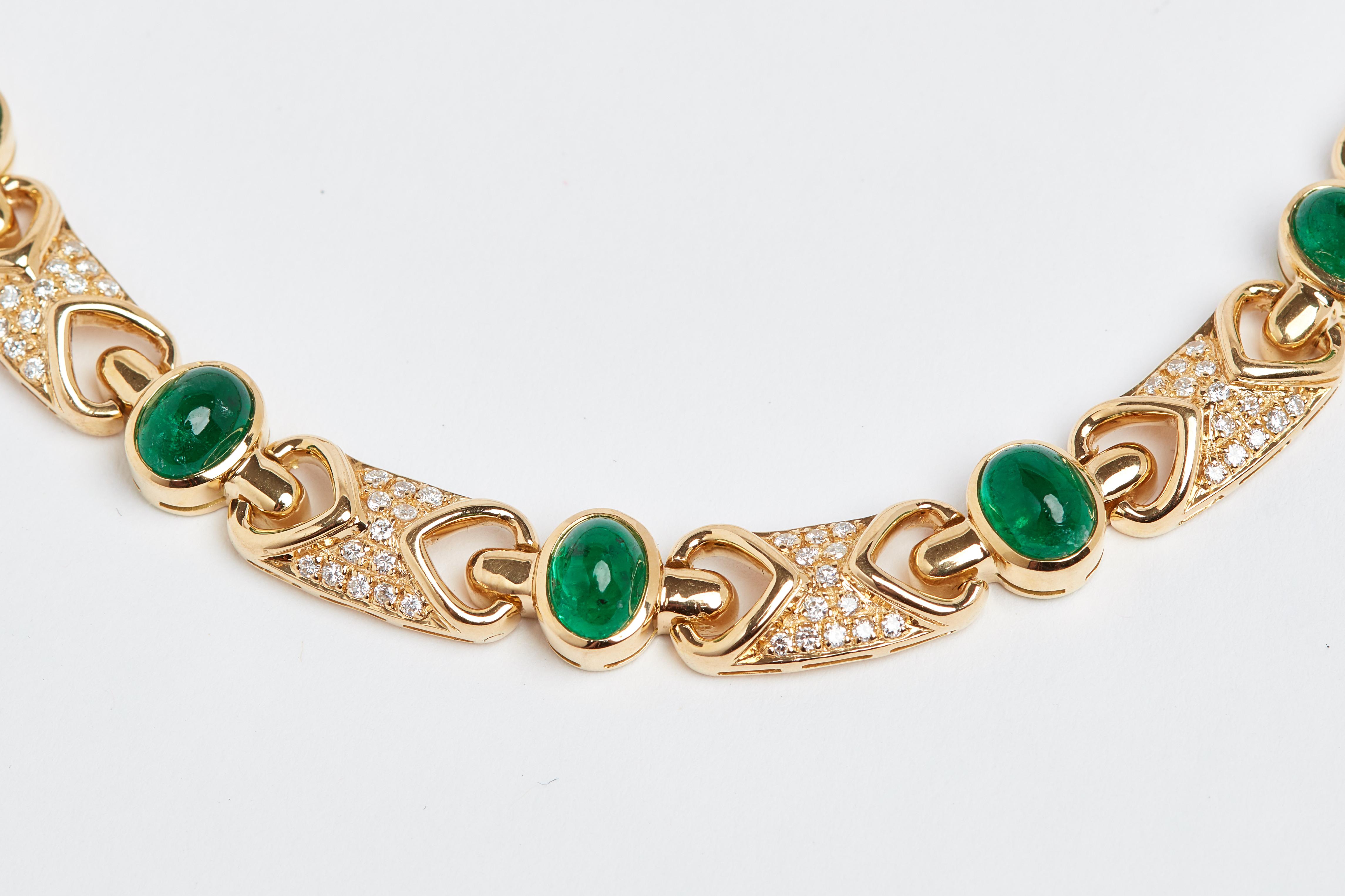 18 Karat Fine Cabochon Emerald and Diamond Necklace In Good Condition In New York, NY